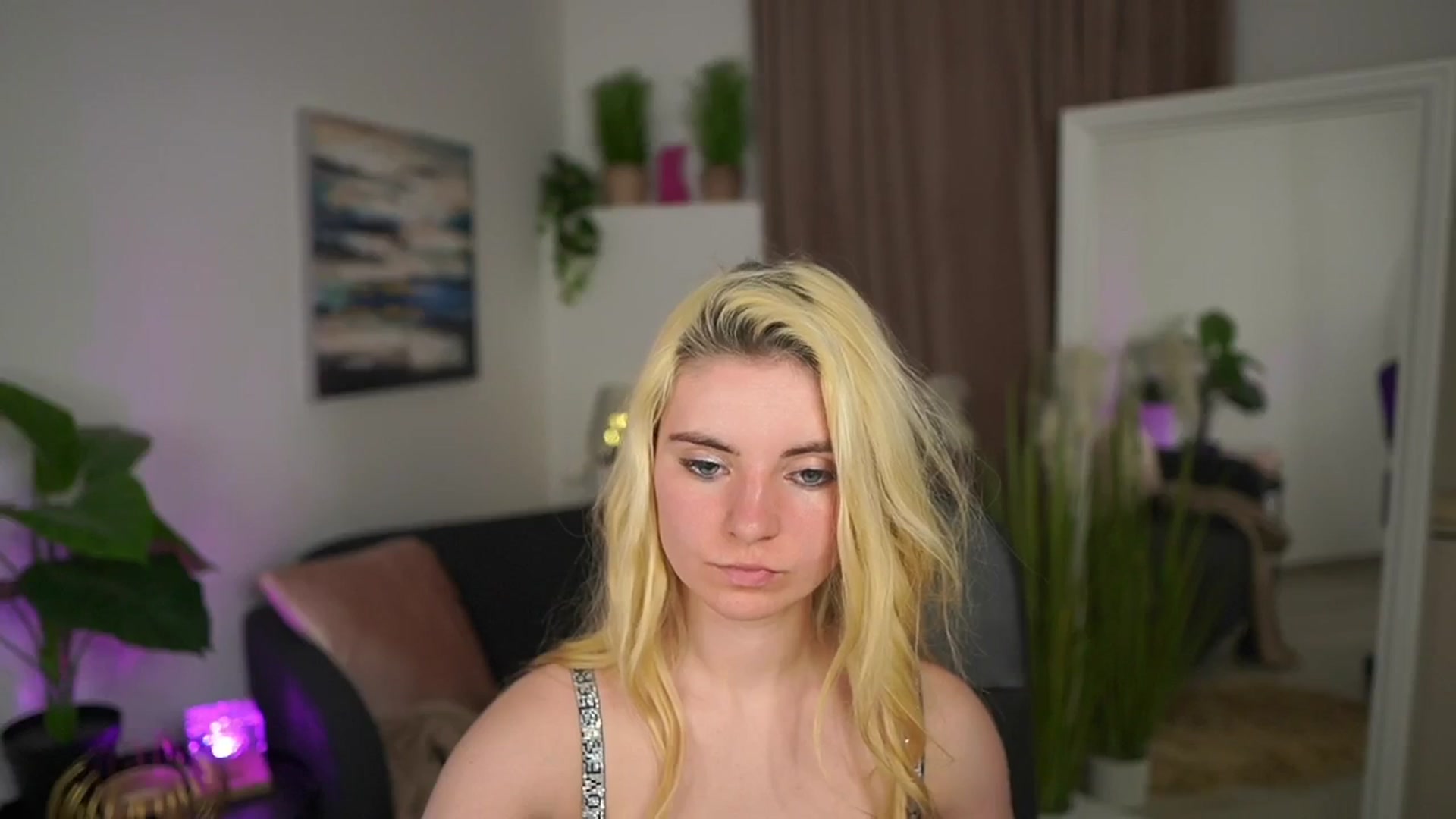 Gallery image thumbnail from Jetpearl74's myfreecams stream on, 03/26/2026, 01:03 image 16 of 20