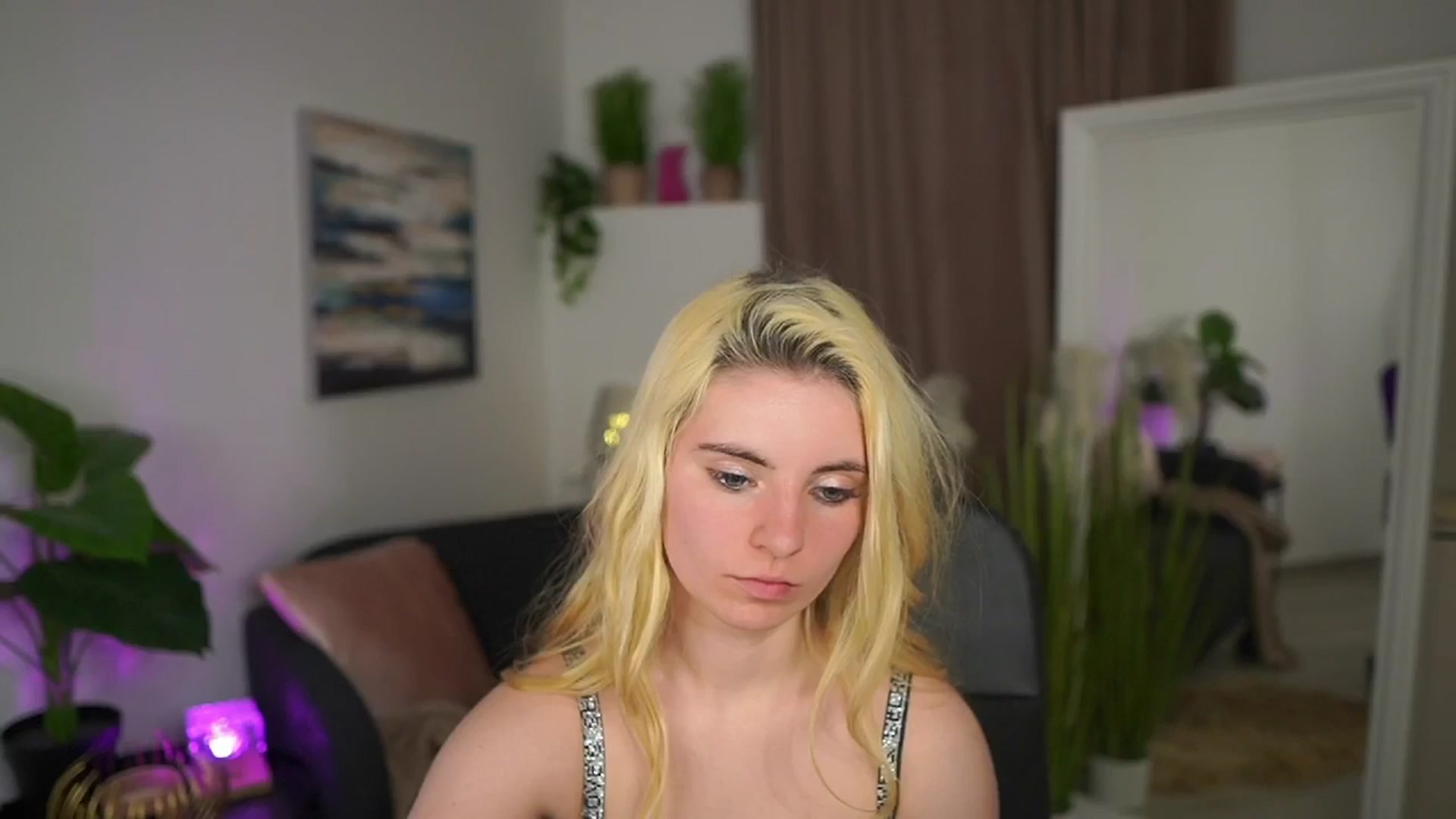Gallery image thumbnail from Jetpearl74's myfreecams stream on, 03/26/2026, 01:03 image 9 of 20