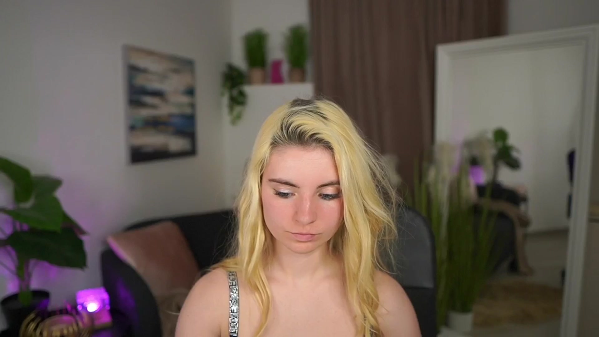 Gallery image thumbnail from Jetpearl74's myfreecams stream on, 03/26/2026, 01:03 image 14 of 20