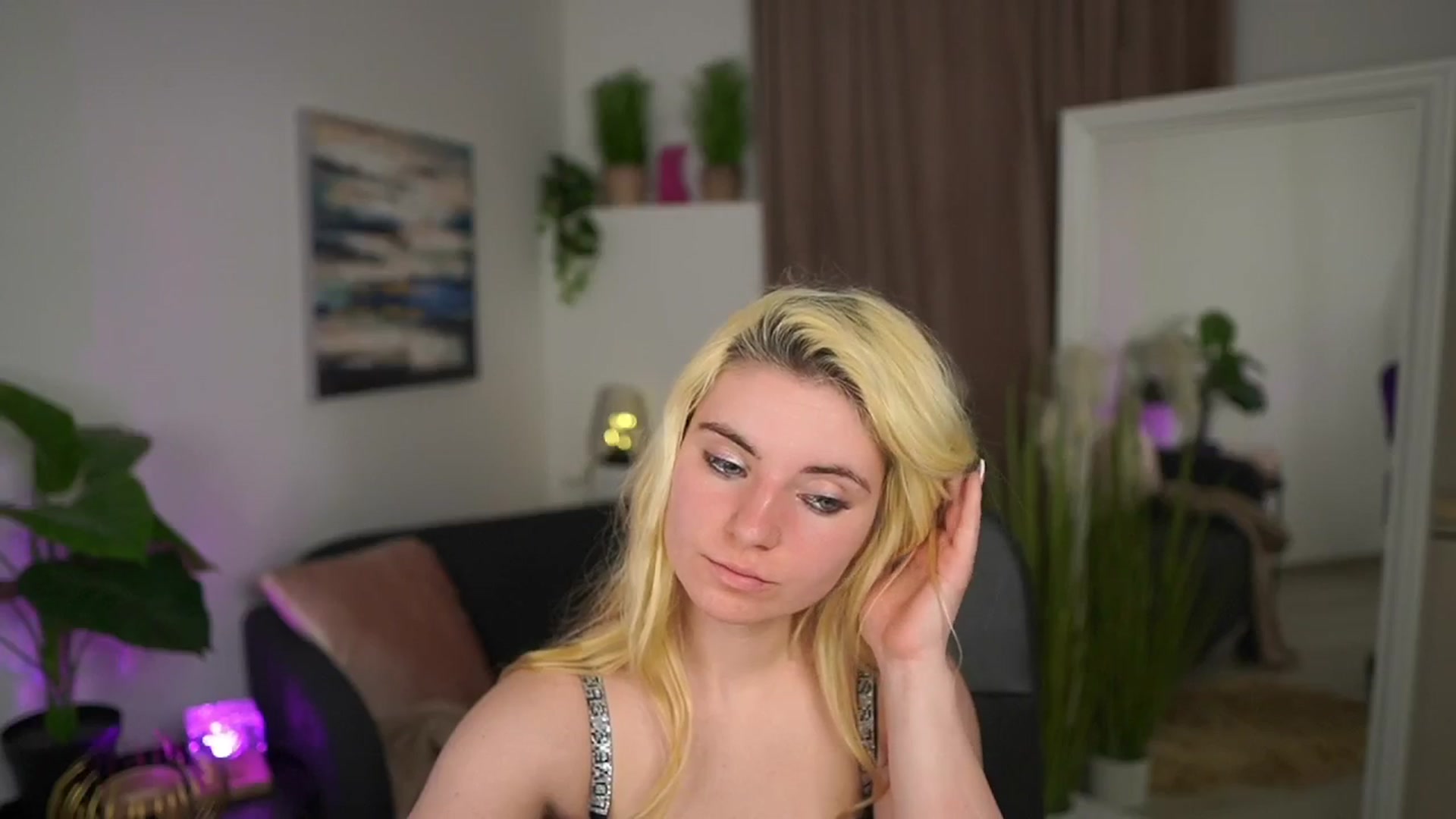 Gallery image thumbnail from Jetpearl74's myfreecams stream on, 03/26/2026, 01:03 image 11 of 20