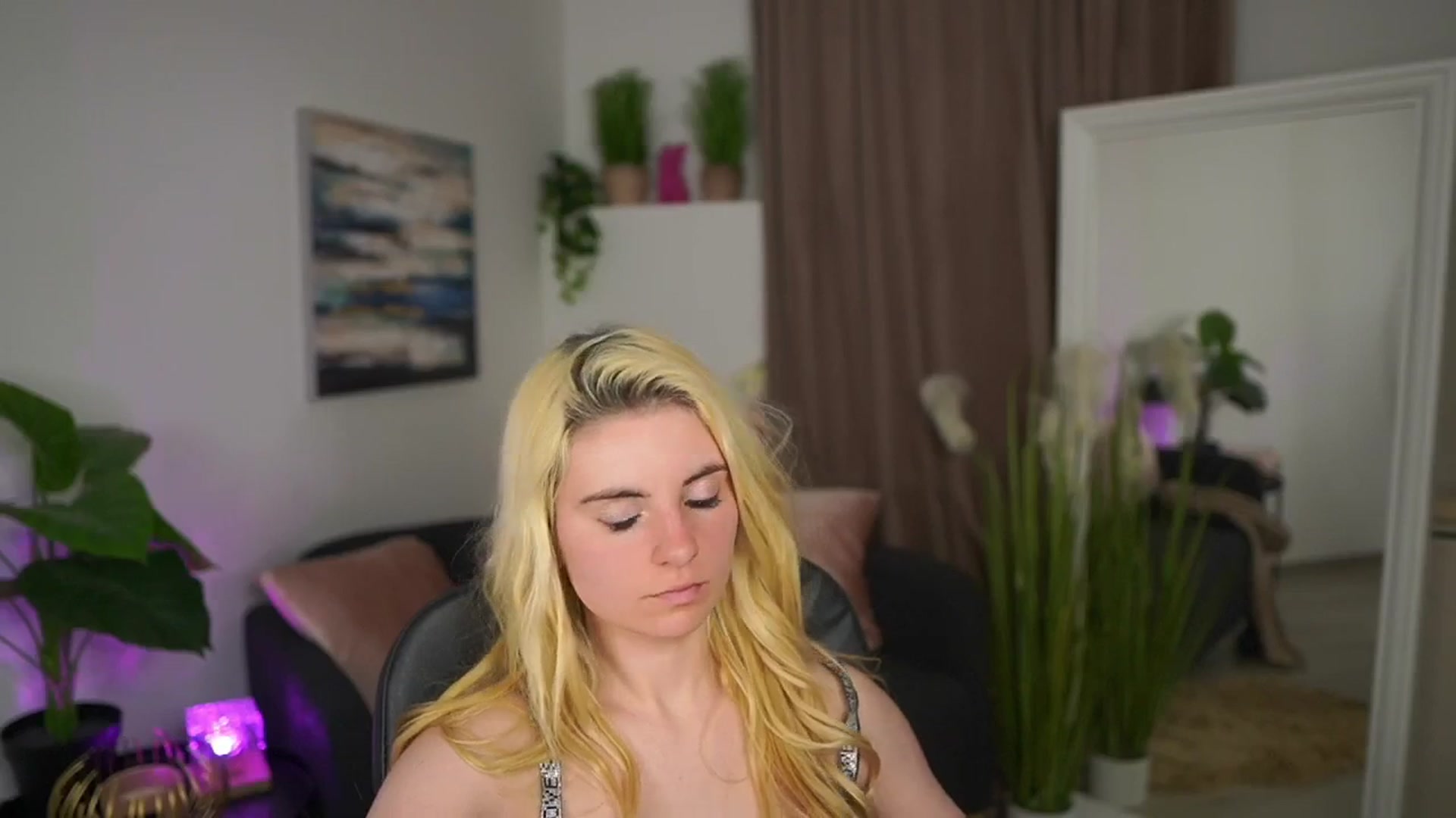 Gallery image thumbnail from Jetpearl74's myfreecams stream on, 03/26/2026, 01:03 image 2 of 20
