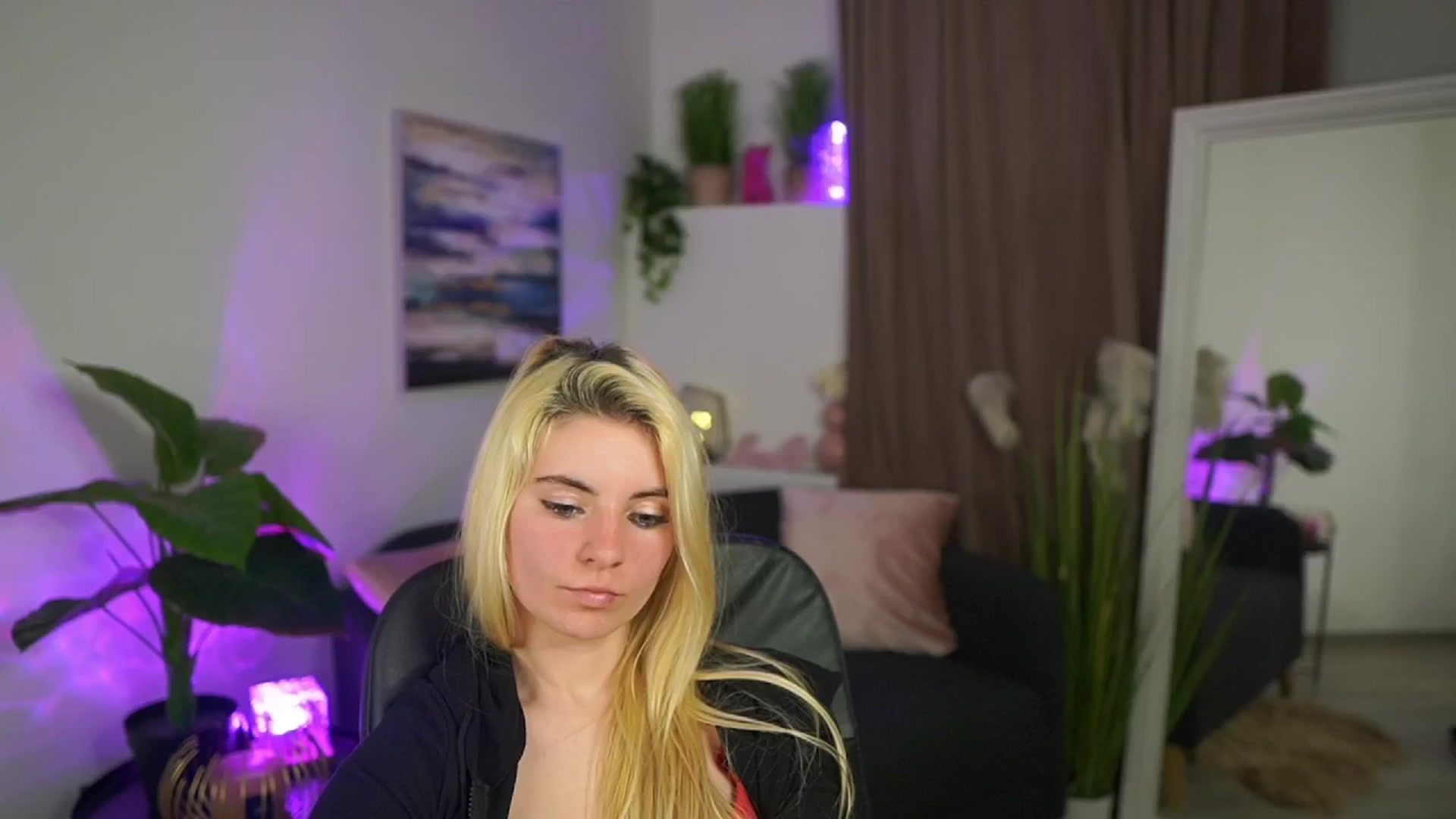 Gallery image thumbnail from Jetpearl74's myfreecams stream on, 03/26/2026, 23:08 image 6 of 20