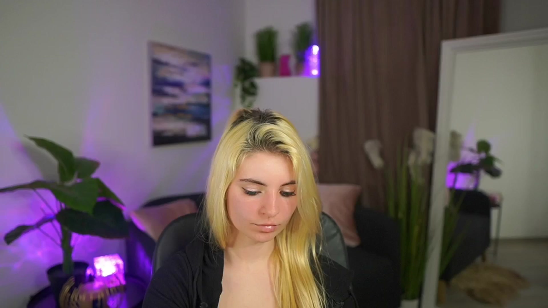 Gallery image thumbnail from Jetpearl74's myfreecams stream on, 03/26/2026, 23:08 image 8 of 20