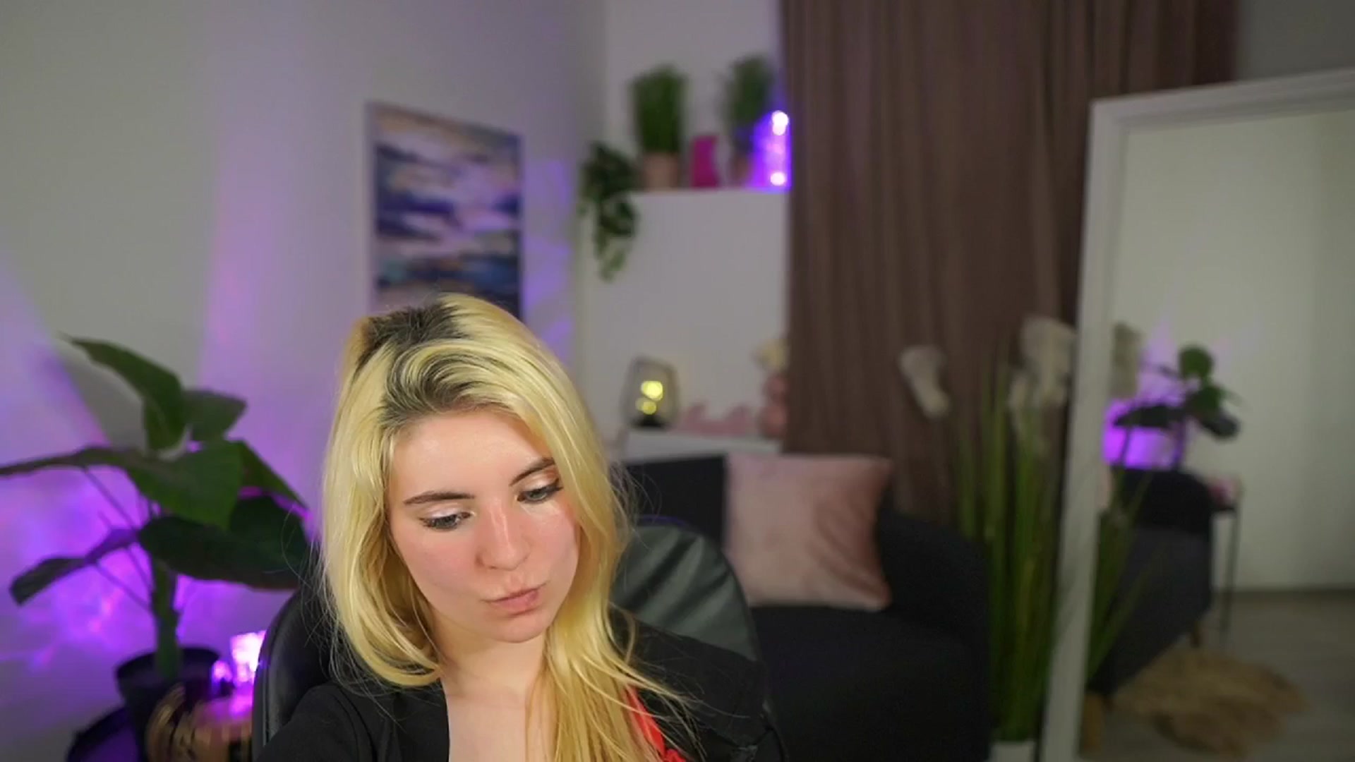 Gallery image thumbnail from Jetpearl74's myfreecams stream on, 03/26/2026, 23:08 image 12 of 20