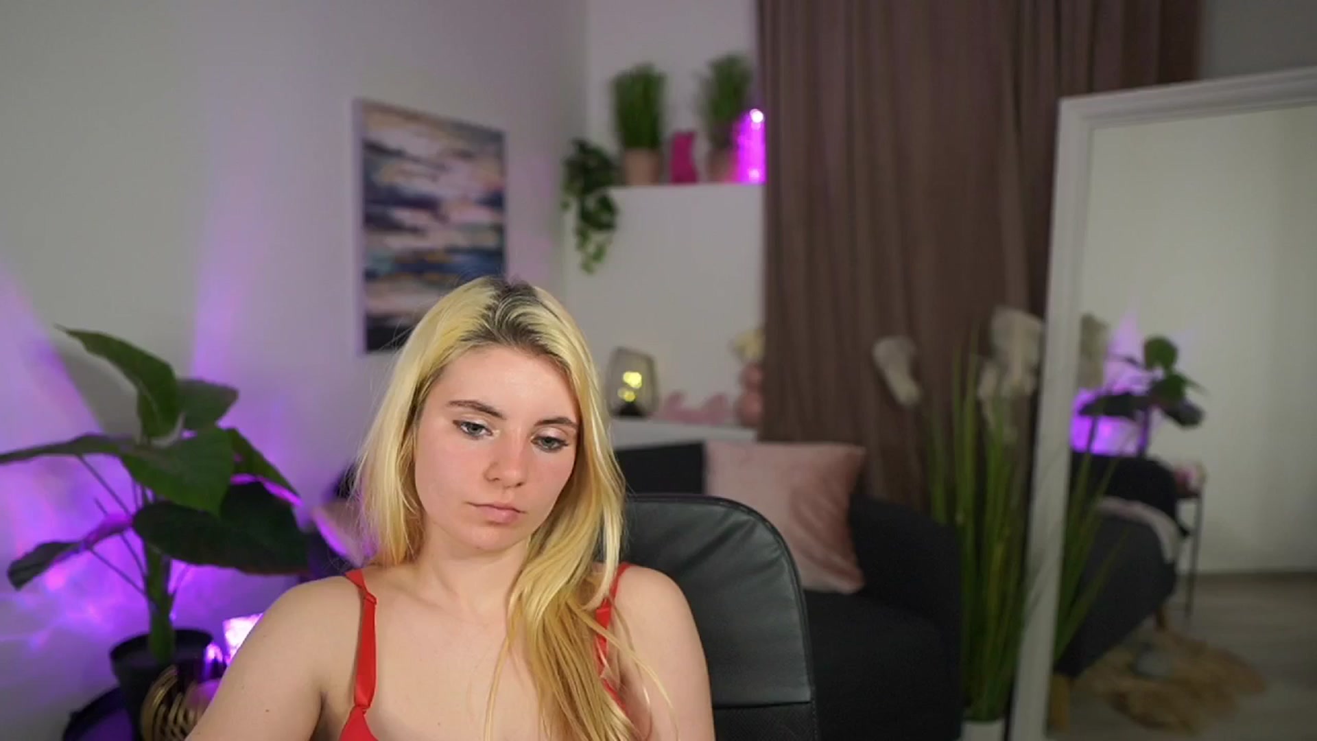 Gallery image thumbnail from Jetpearl74's myfreecams stream on, 03/27/2026, 01:32 image 17 of 20