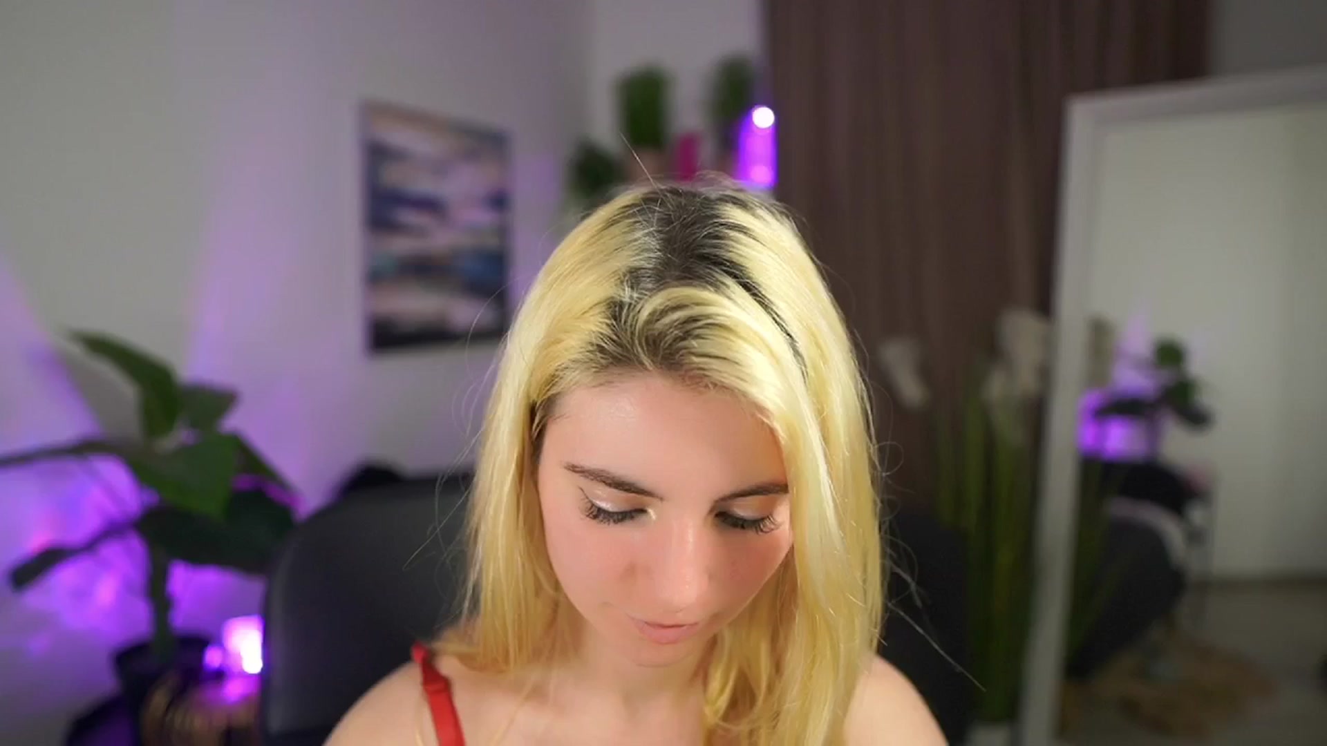 Gallery image thumbnail from Jetpearl74's myfreecams stream on, 03/27/2026, 01:32 image 10 of 20