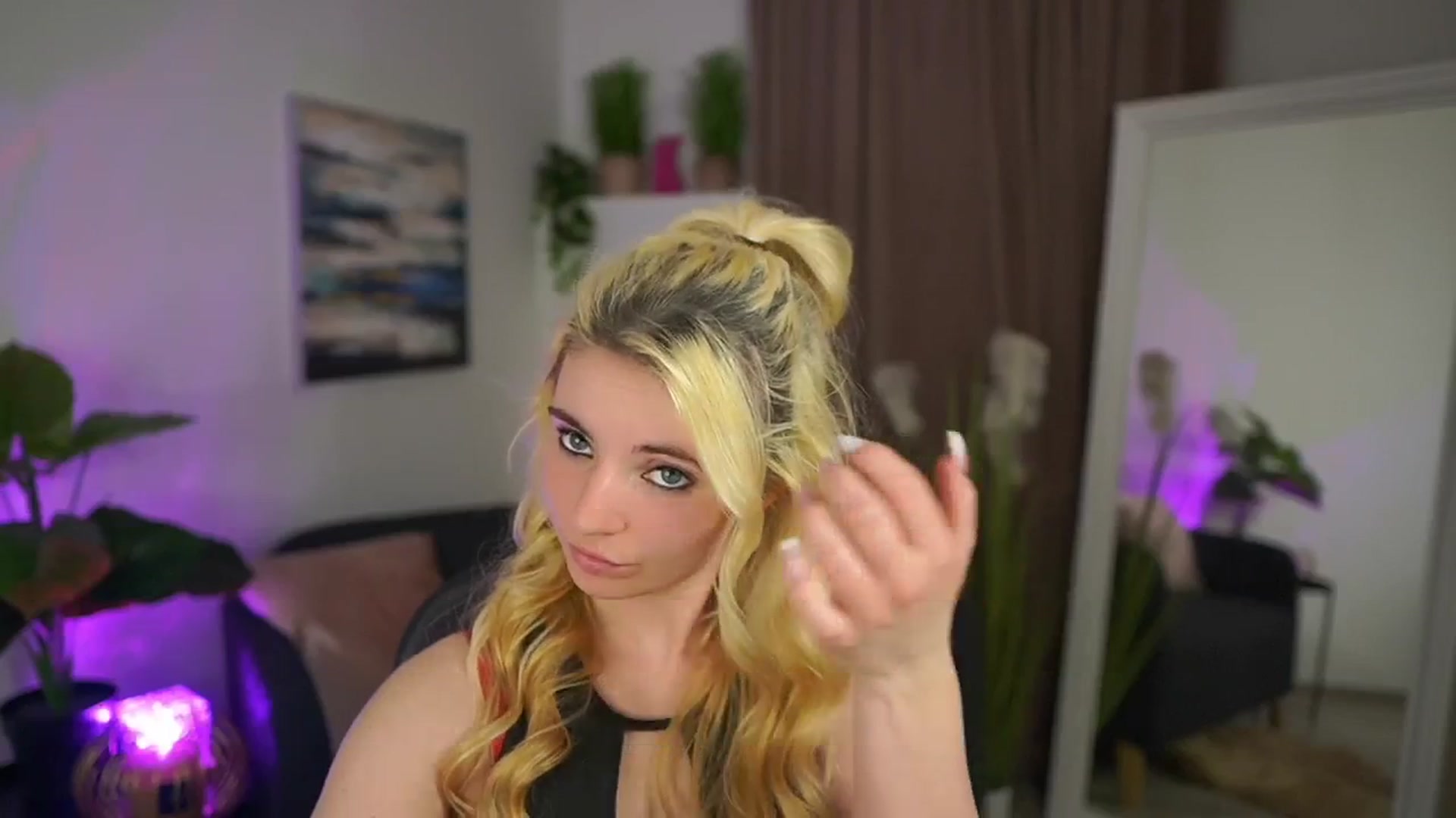 Gallery image thumbnail from Jetpearl74's myfreecams stream on, 03/29/2026, 20:13 image 5 of 20