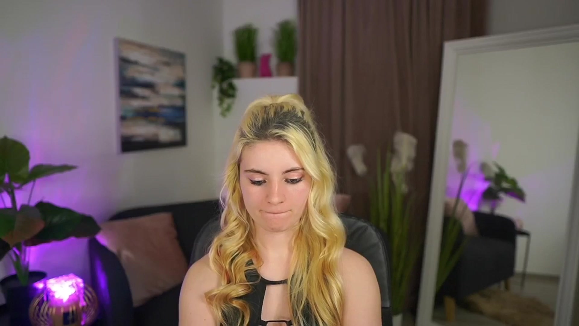 Gallery image thumbnail from Jetpearl74's myfreecams stream on, 03/29/2026, 20:13 image 2 of 20