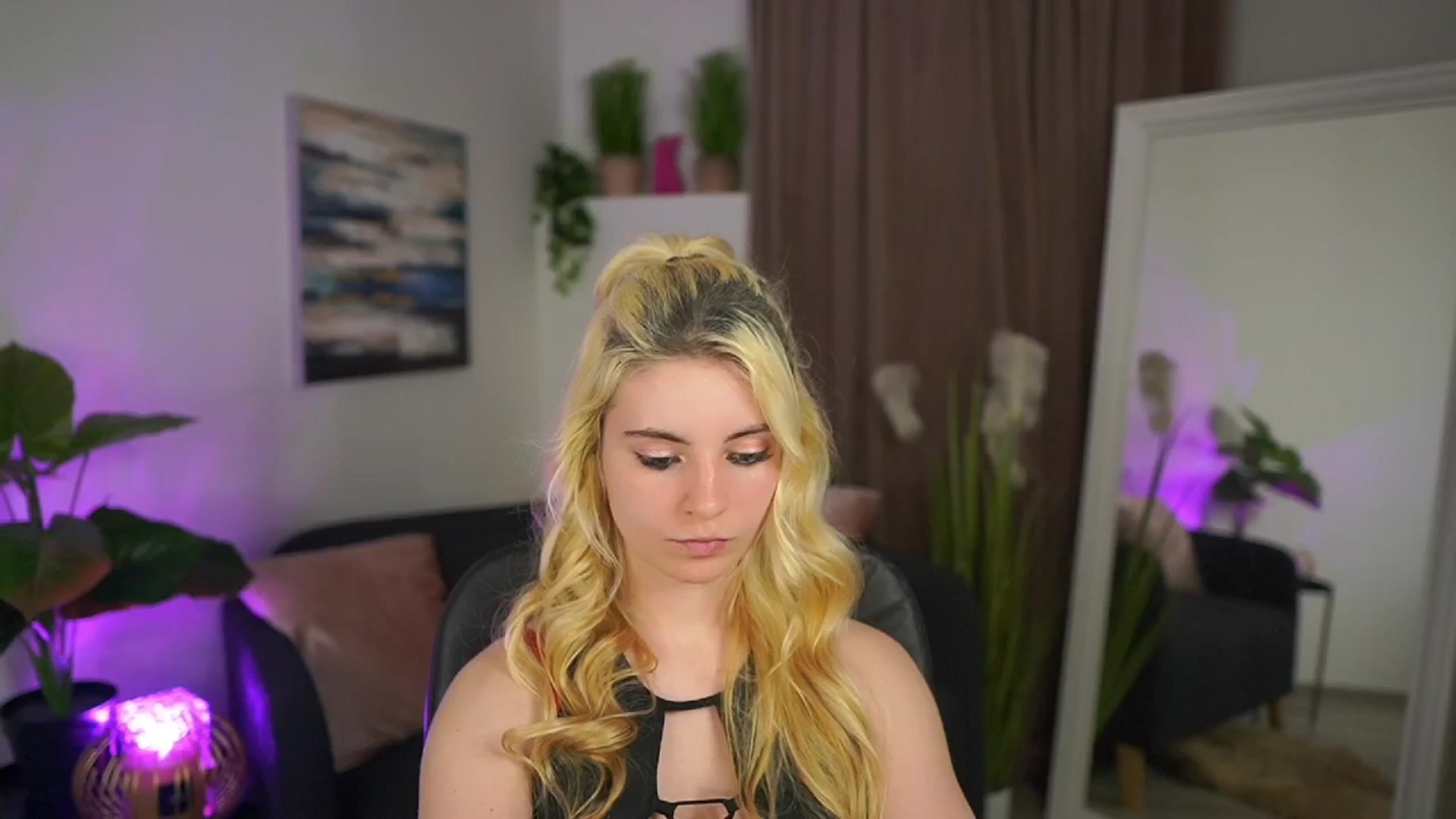 Gallery image thumbnail from Jetpearl74's myfreecams stream on, 03/29/2026, 20:13 image 1 of 20