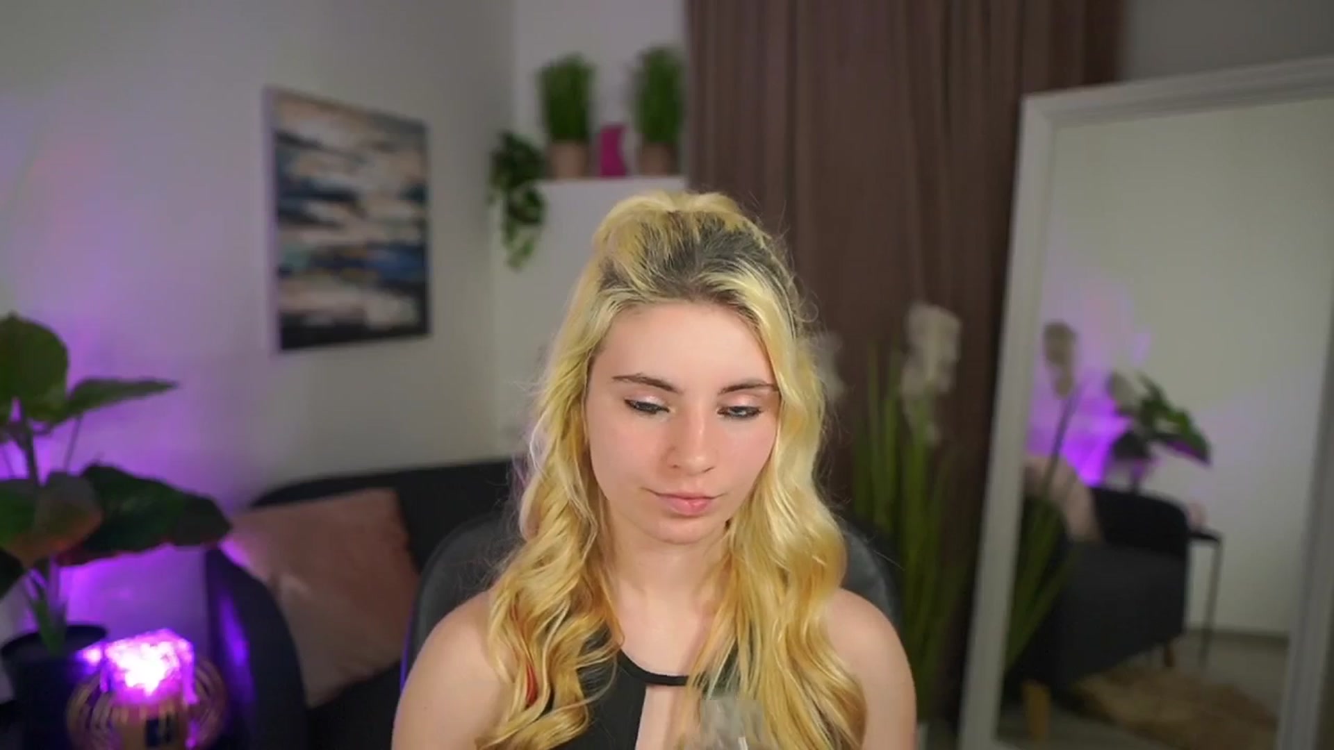 Gallery image thumbnail from Jetpearl74's myfreecams stream on, 03/29/2026, 20:13 image 6 of 20