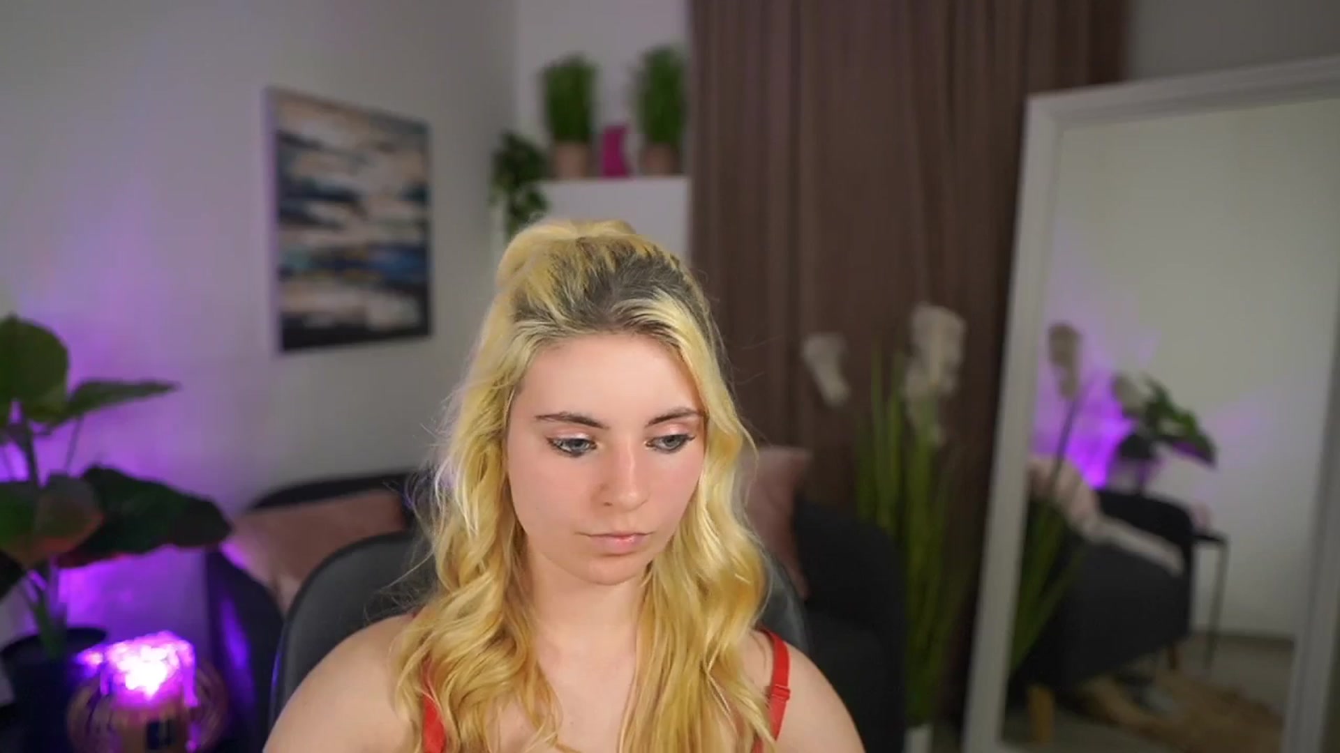 Gallery image thumbnail from Jetpearl74's myfreecams stream on, 03/29/2026, 20:13 image 19 of 20