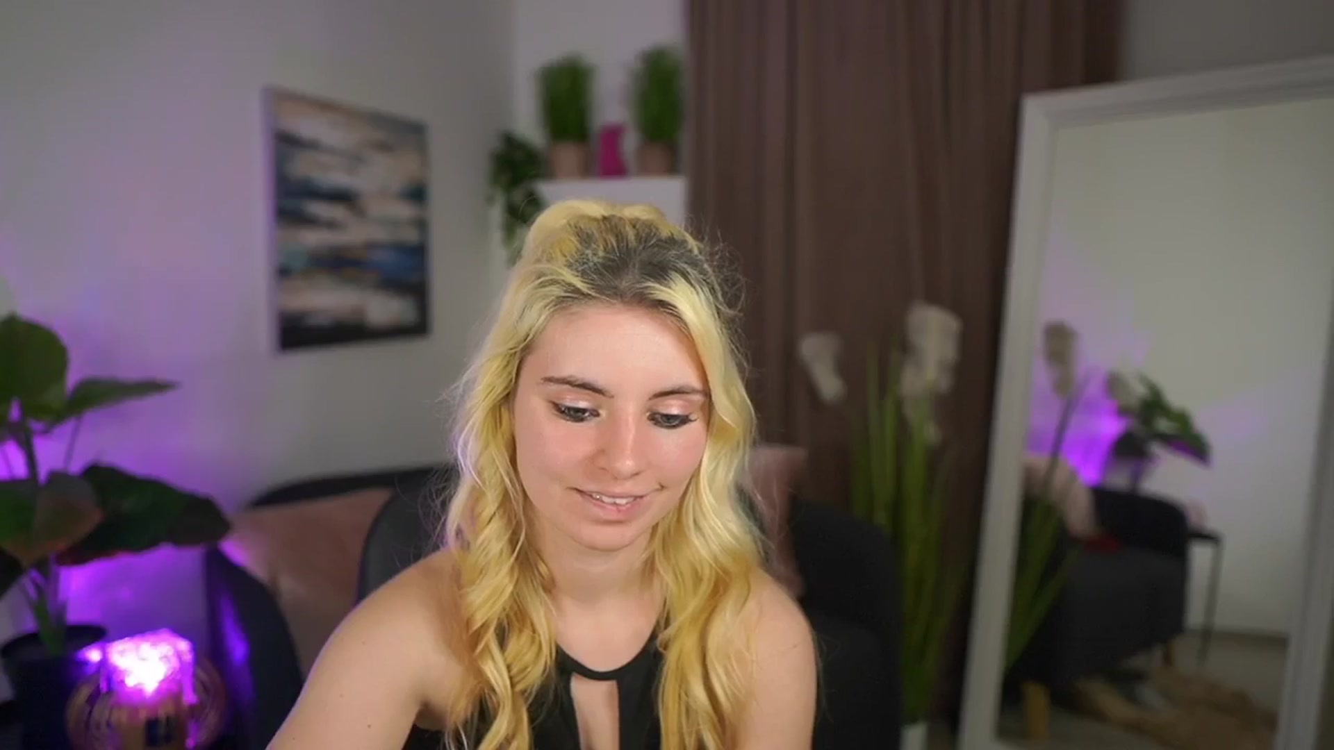 Gallery image thumbnail from Jetpearl74's myfreecams stream on, 03/29/2026, 21:42 image 9 of 20