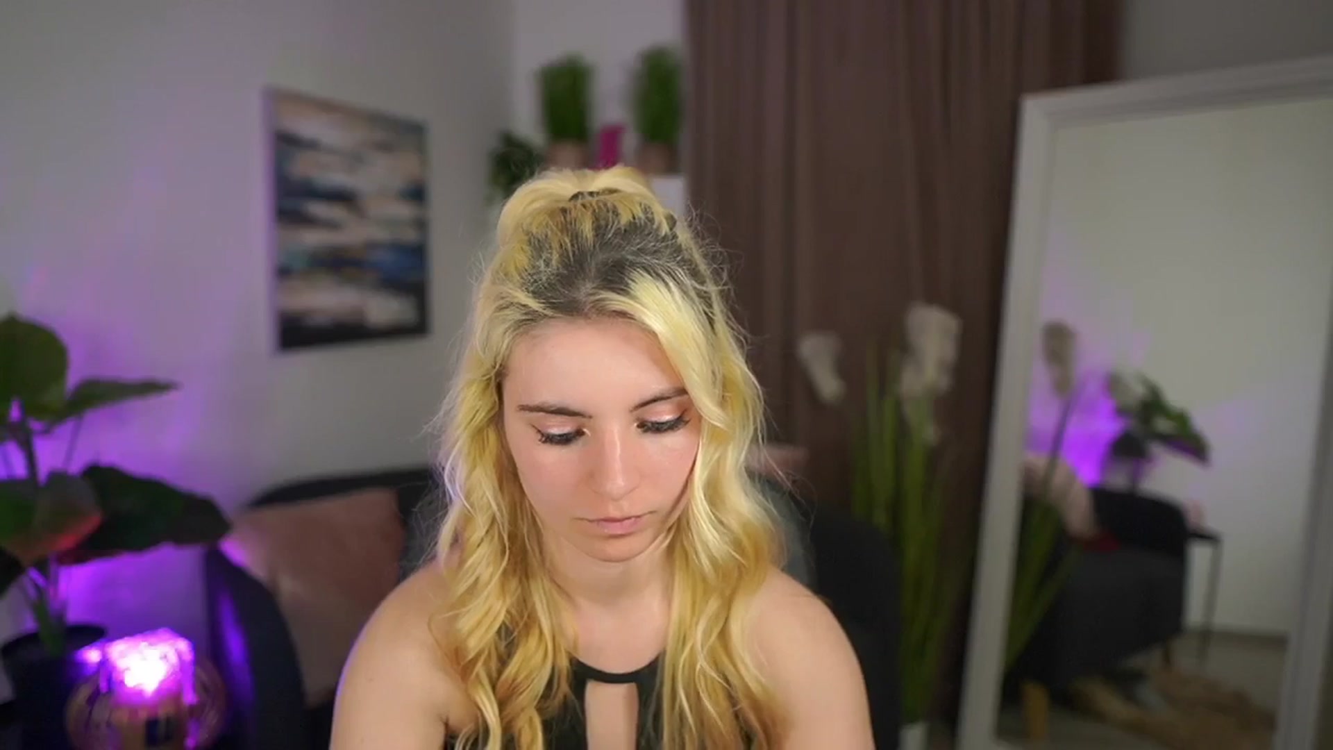 Gallery image thumbnail from Jetpearl74's myfreecams stream on, 03/29/2026, 21:42 image 11 of 20