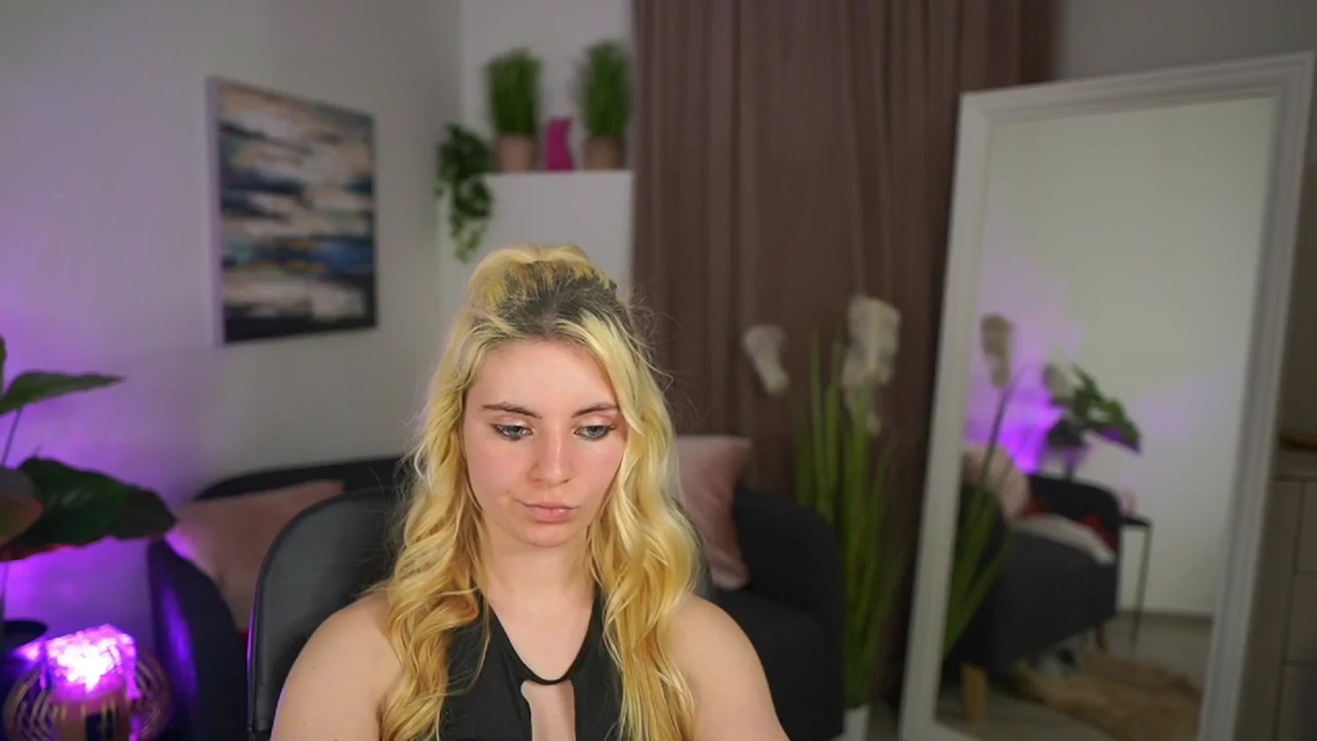 Gallery image thumbnail from Jetpearl74's myfreecams stream on, 03/29/2026, 21:42 image 19 of 20