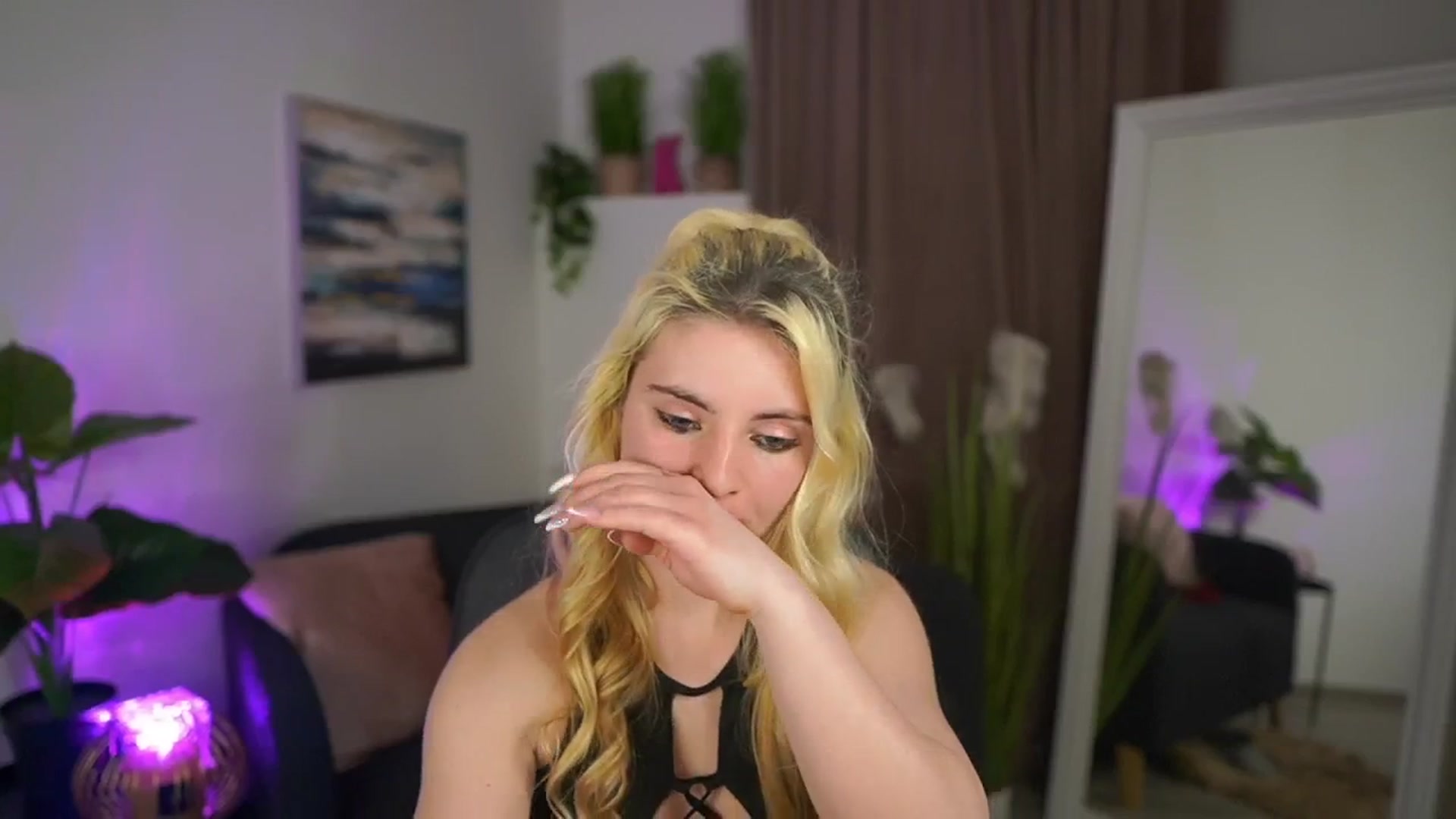 Gallery image thumbnail from Jetpearl74's myfreecams stream on, 03/29/2026, 21:42 image 10 of 20