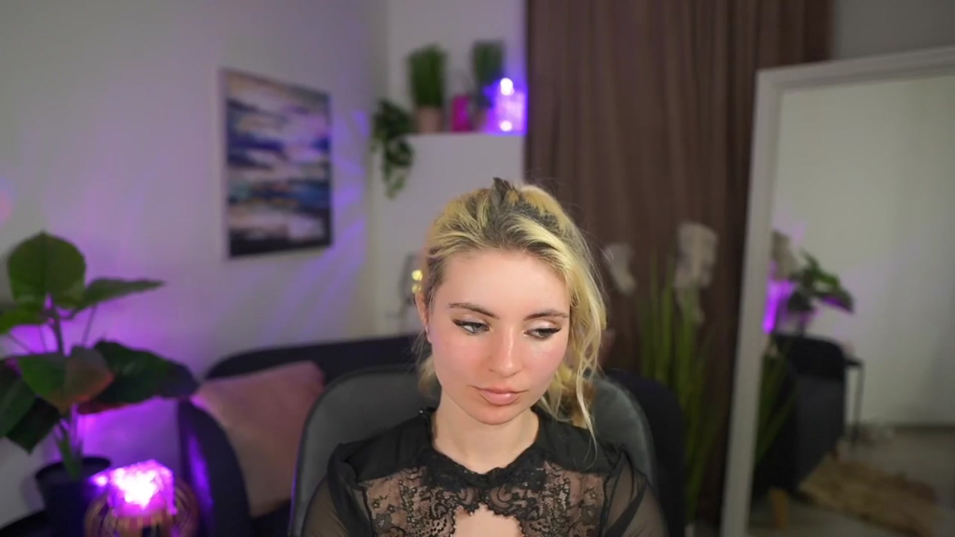 Gallery image thumbnail from Jetpearl74's myfreecams stream on, 04/01/2026, 21:37 image 9 of 20