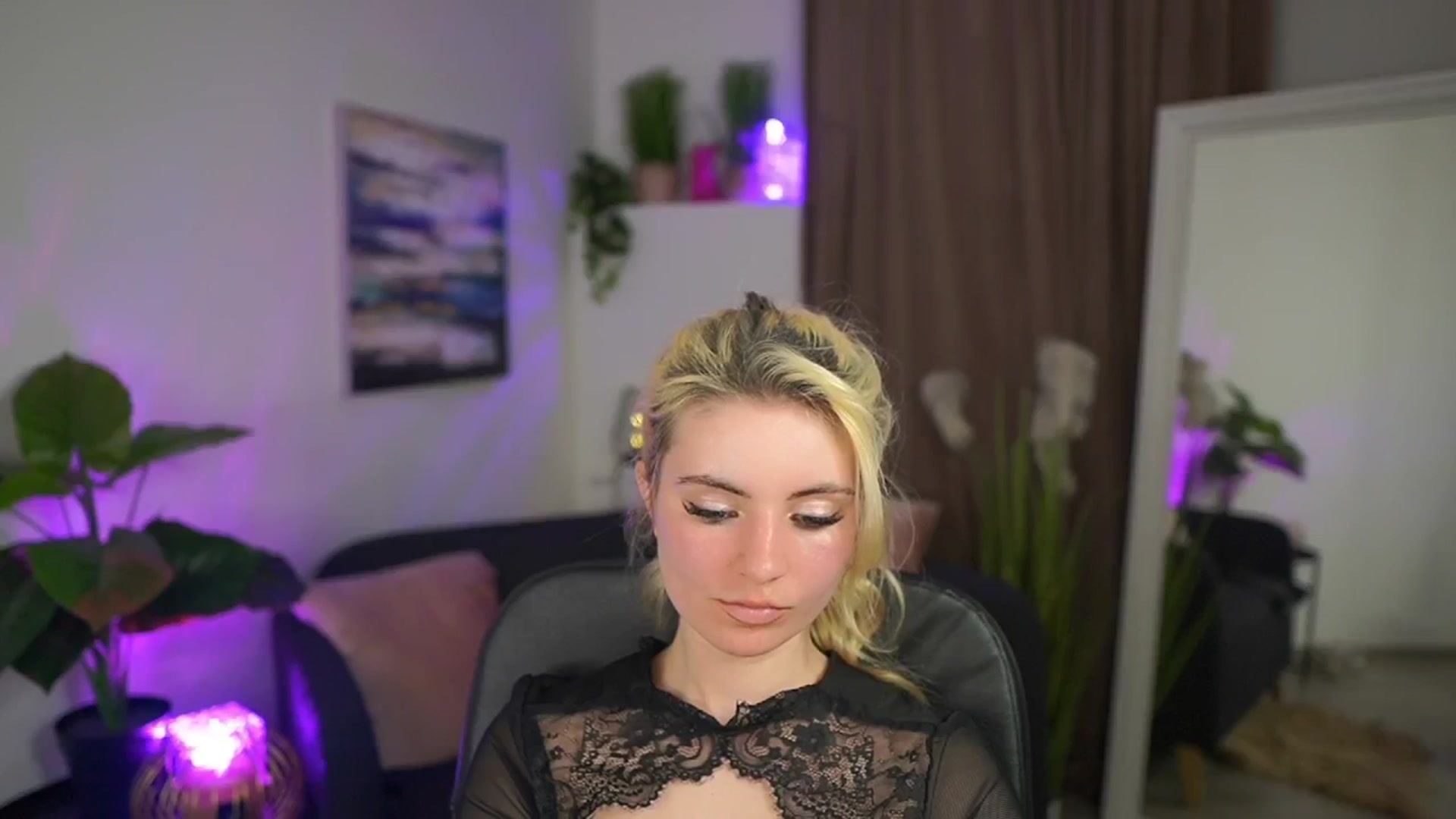 Gallery image thumbnail from Jetpearl74's myfreecams stream on, 04/01/2026, 21:37 image 17 of 20