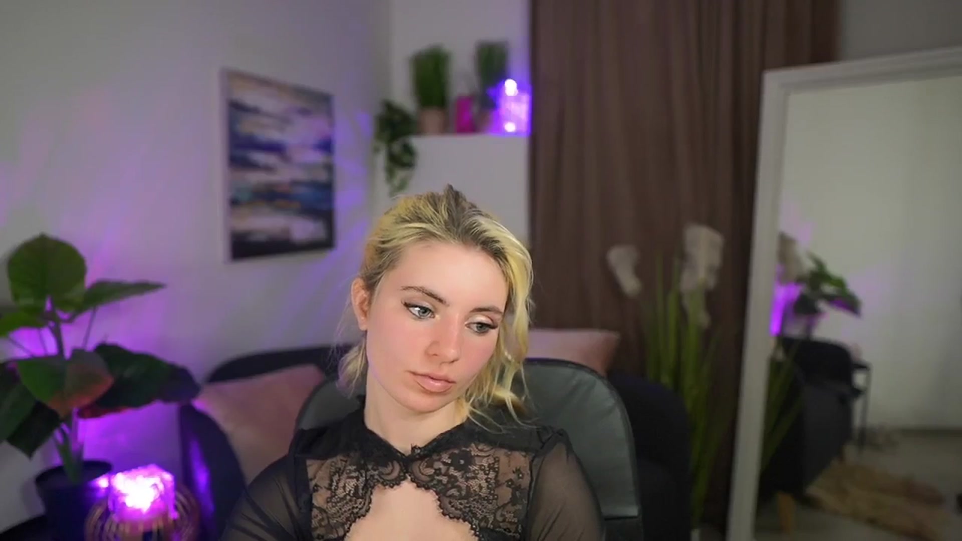 Gallery image thumbnail from Jetpearl74's myfreecams stream on, 04/01/2026, 21:37 image 16 of 20