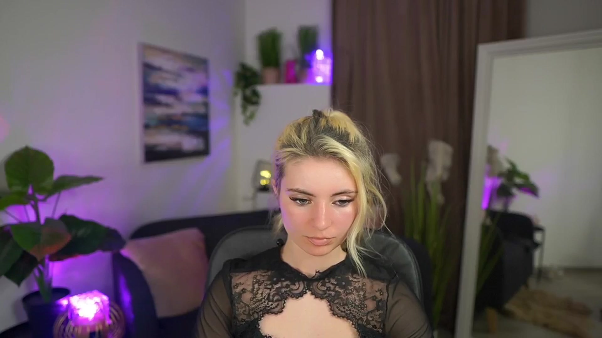 Gallery image thumbnail from Jetpearl74's myfreecams stream on, 04/01/2026, 21:37 image 15 of 20