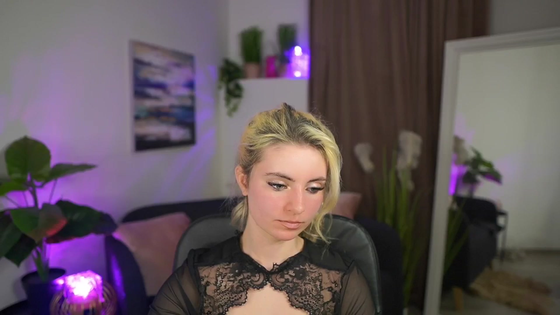 Gallery image thumbnail from Jetpearl74's myfreecams stream on, 04/01/2026, 21:37 image 18 of 20