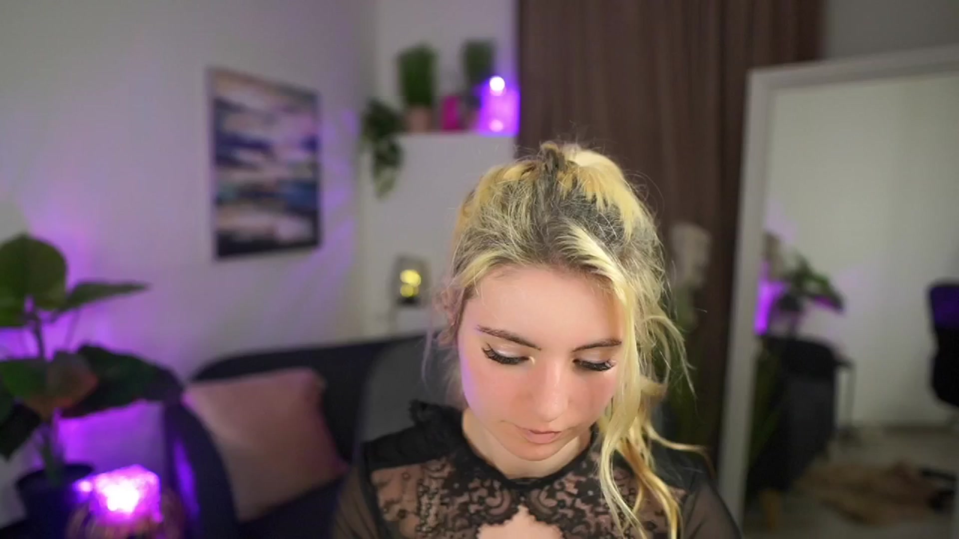 Gallery image thumbnail from Jetpearl74's myfreecams stream on, 04/01/2026, 23:04 image 5 of 20