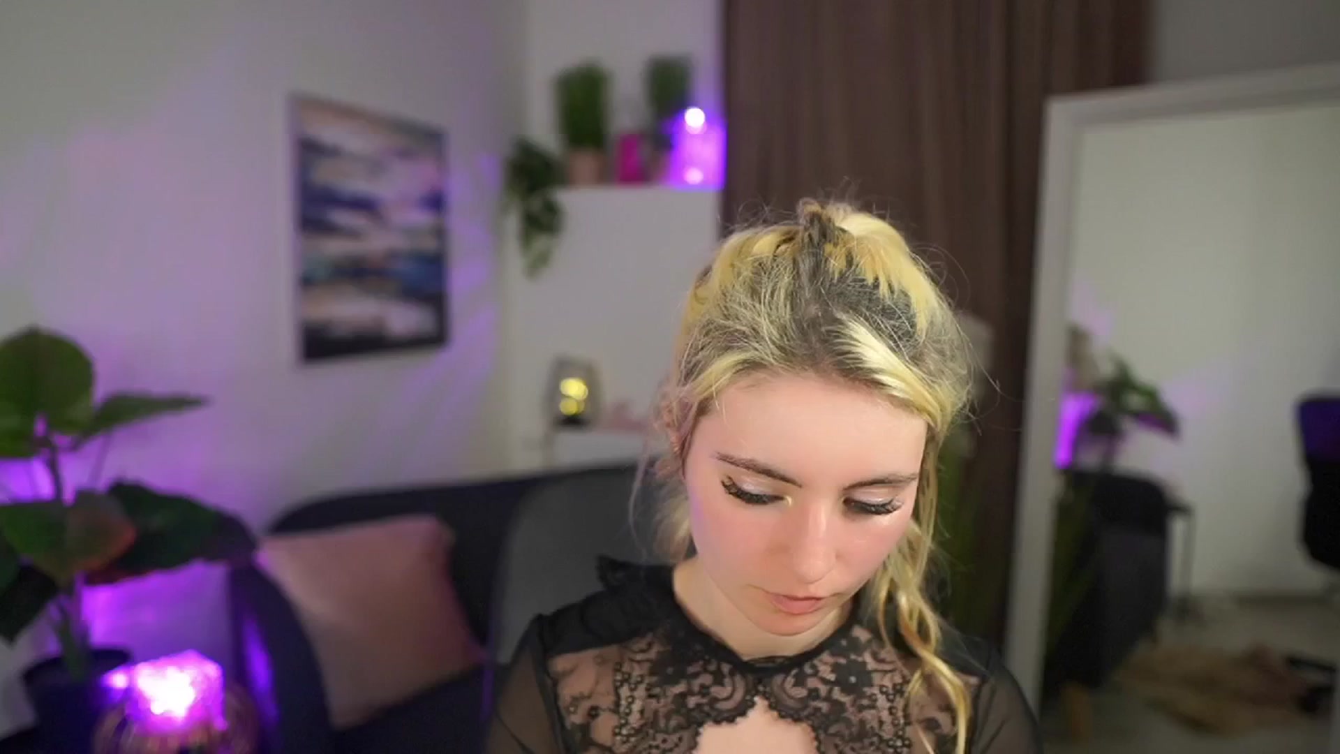 Gallery image thumbnail from Jetpearl74's myfreecams stream on, 04/01/2026, 23:04 image 6 of 20