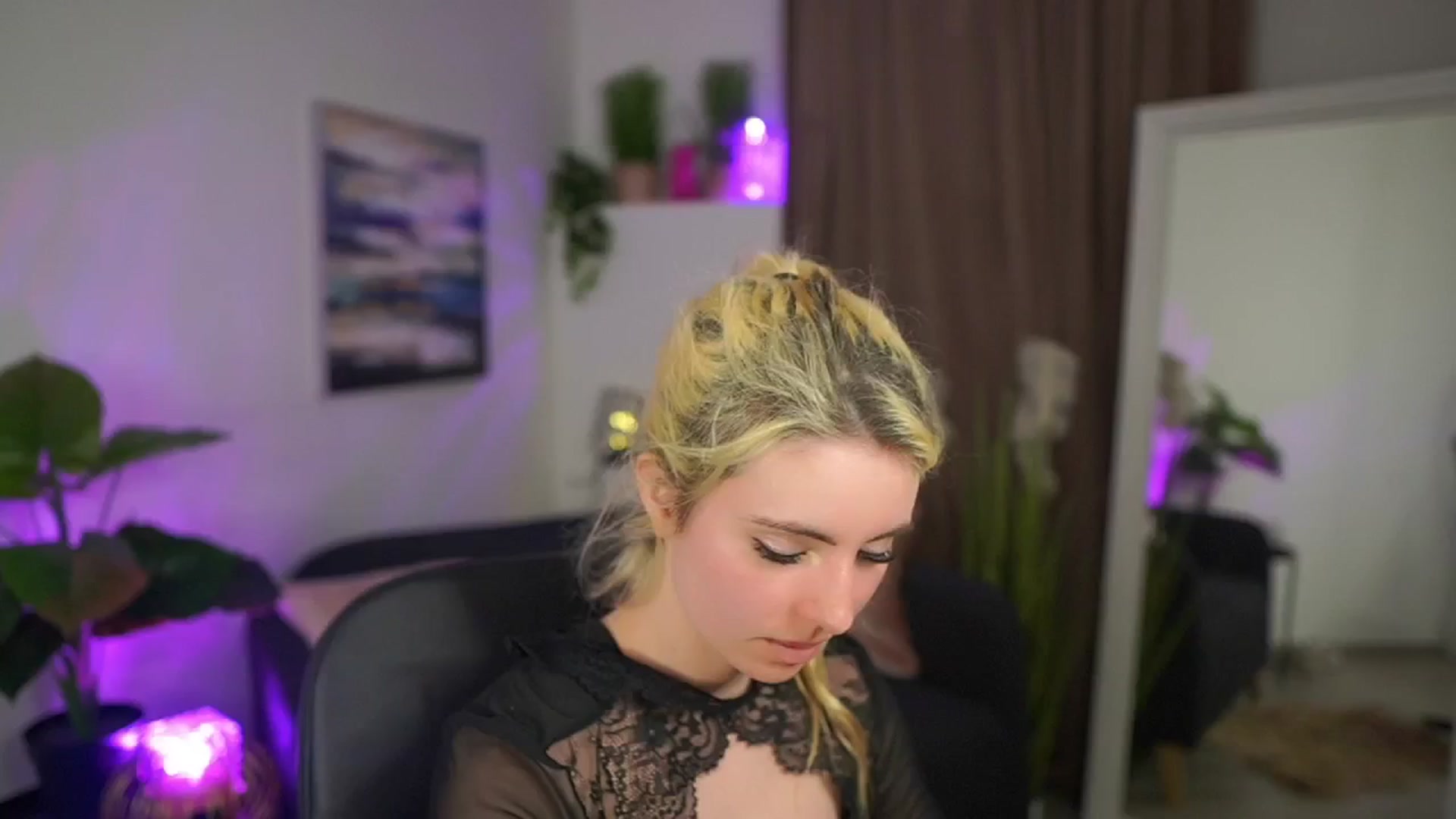 Gallery image thumbnail from Jetpearl74's myfreecams stream on, 04/01/2026, 23:04 image 7 of 20