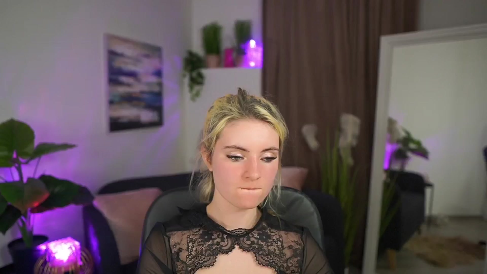 Gallery image thumbnail from Jetpearl74's myfreecams stream on, 04/01/2026, 23:04 image 8 of 20
