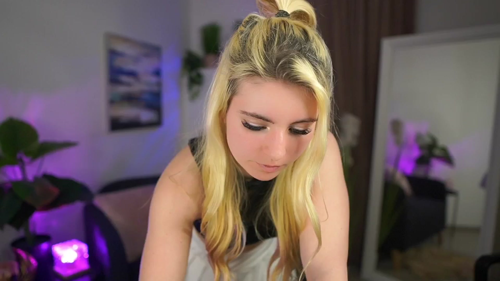 Gallery image thumbnail from Jetpearl74's myfreecams stream on, 04/02/2026, 20:01 image 8 of 20