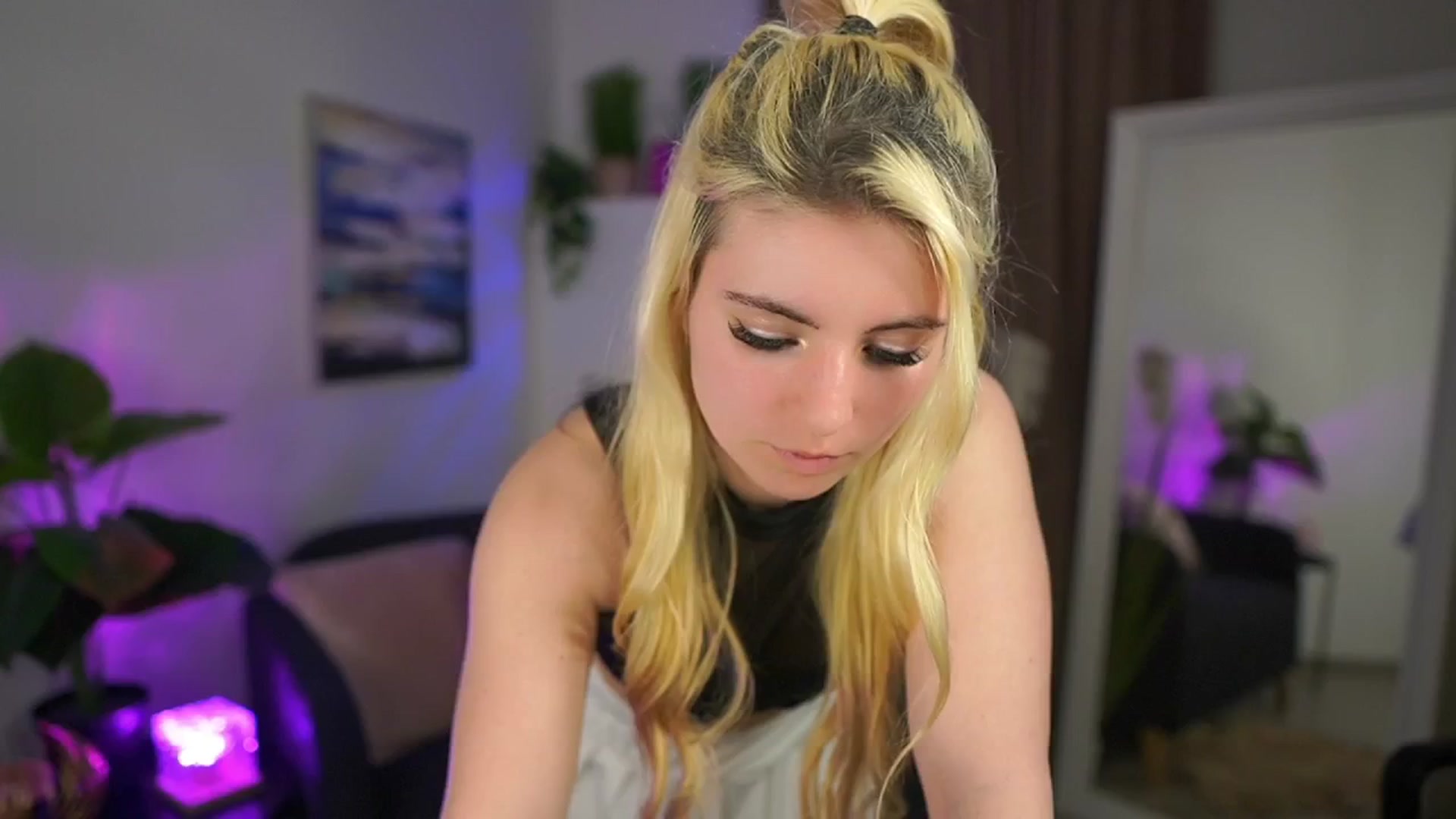 Gallery image thumbnail from Jetpearl74's myfreecams stream on, 04/02/2026, 20:01 image 5 of 20
