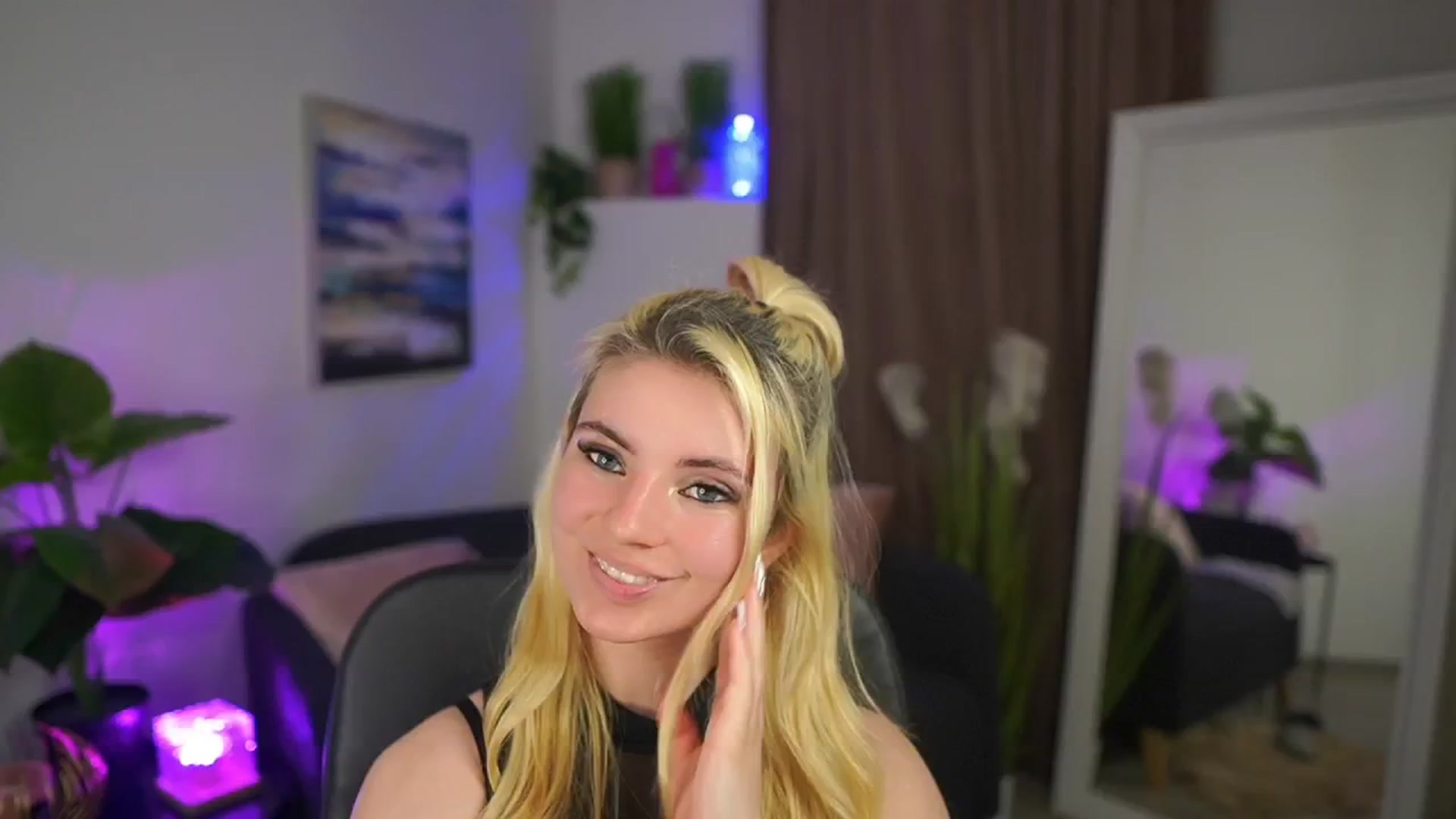 Gallery image thumbnail from Jetpearl74's myfreecams stream on, 04/02/2026, 20:01 image 16 of 20