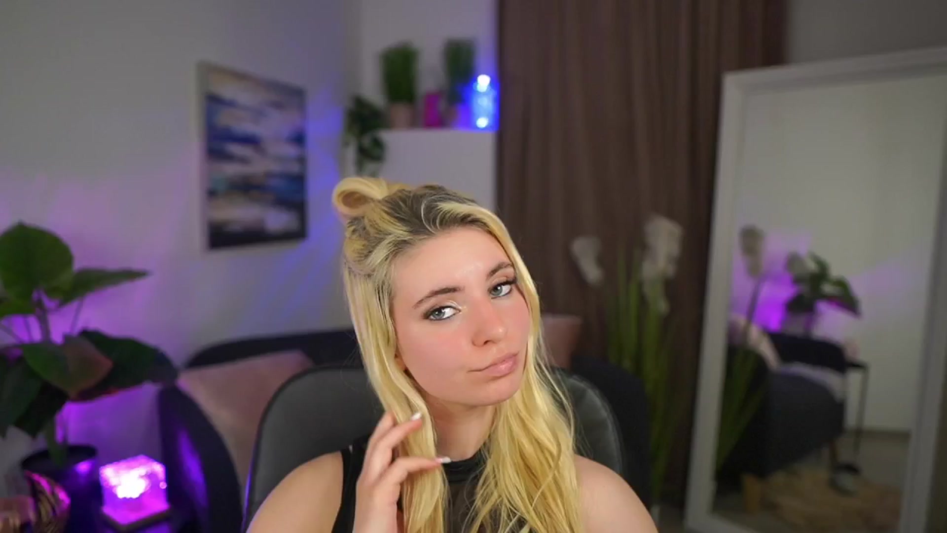 Gallery image thumbnail from Jetpearl74's myfreecams stream on, 04/02/2026, 20:01 image 18 of 20