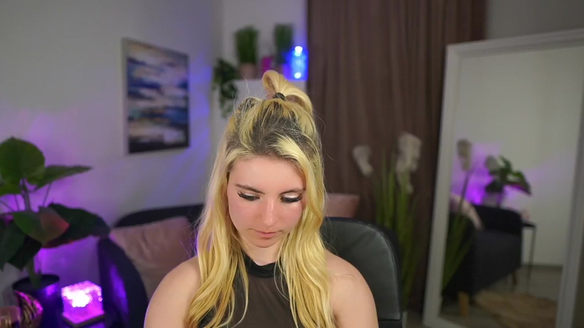 Gallery image thumbnail from Jetpearl74's myfreecams stream on, 04/02/2026, 22:50 image 8 of 20