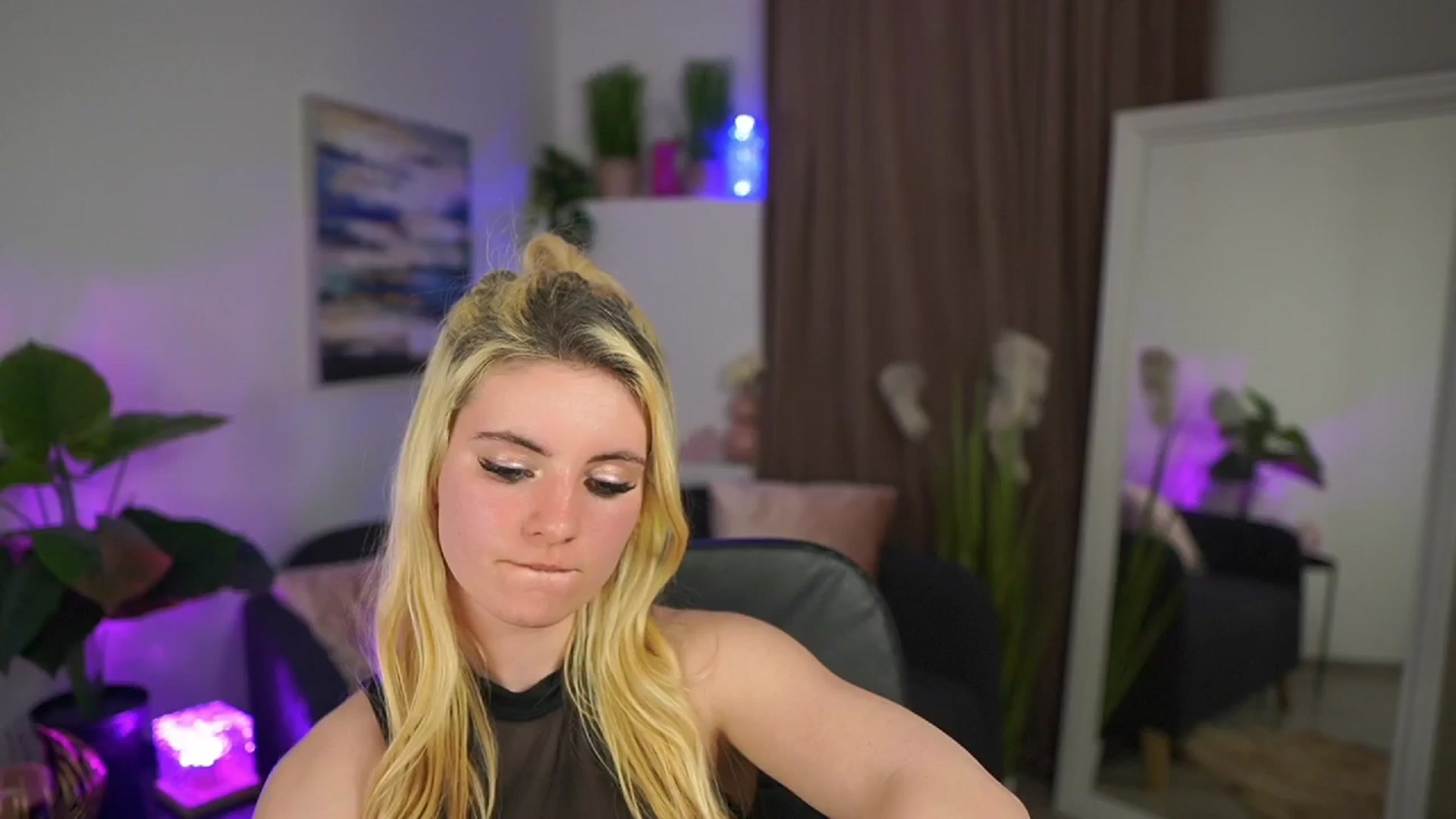 Gallery image thumbnail from Jetpearl74's myfreecams stream on, 04/02/2026, 22:50 image 6 of 20