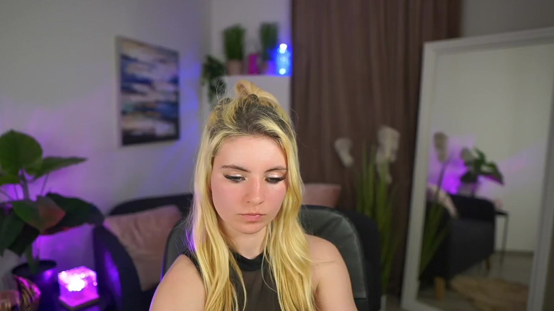 Gallery image thumbnail from Jetpearl74's myfreecams stream on, 04/02/2026, 22:50 image 9 of 20