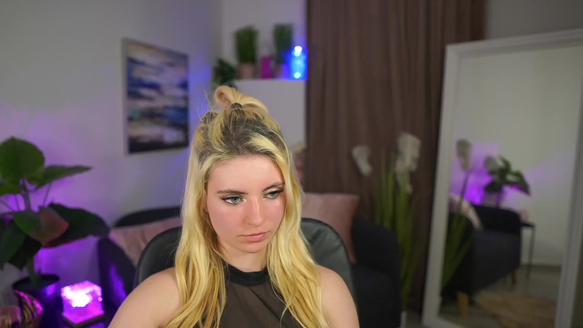 Gallery image thumbnail from Jetpearl74's myfreecams stream on, 04/02/2026, 22:50 image 1 of 20