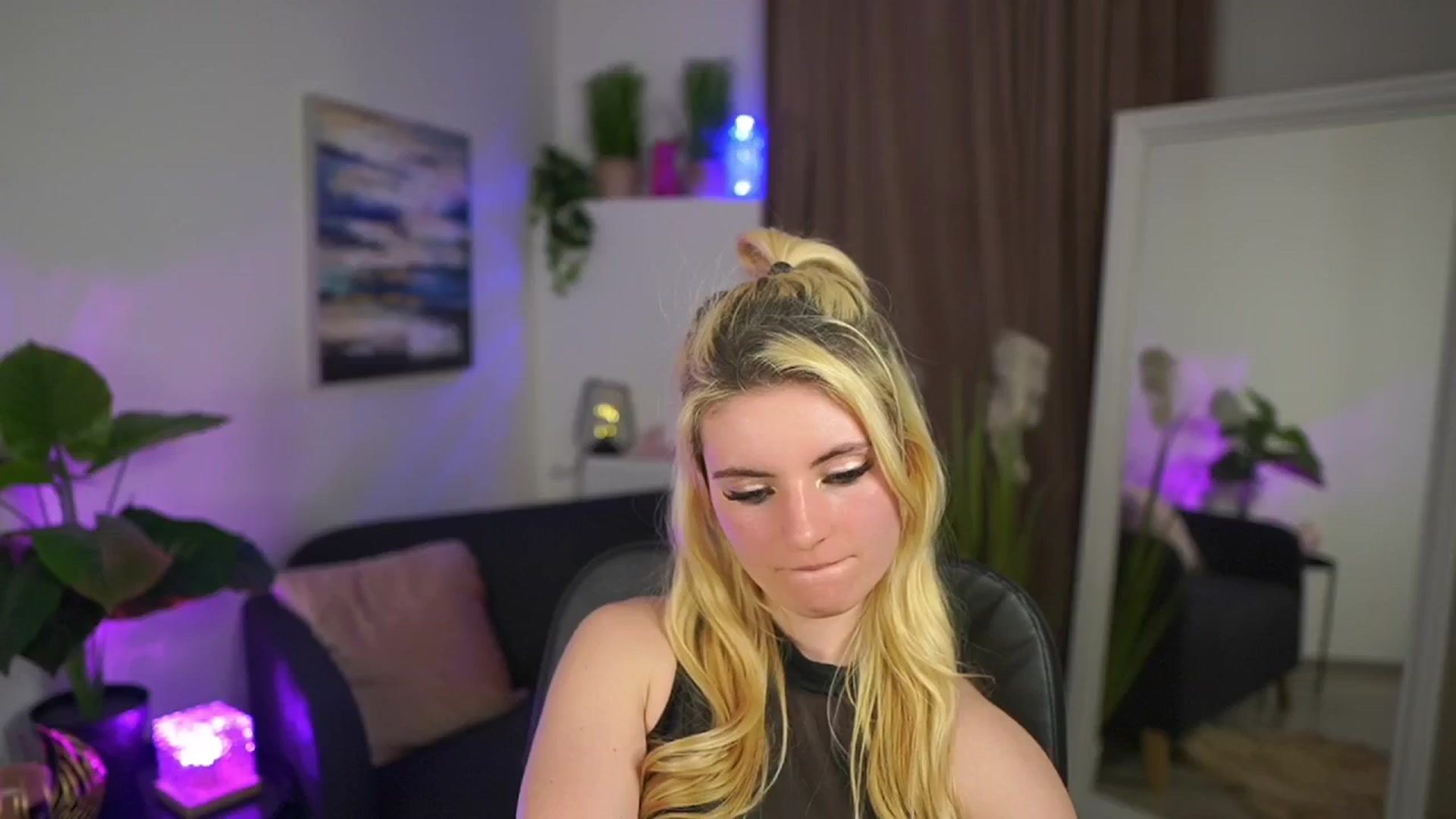 Gallery image thumbnail from Jetpearl74's myfreecams stream on, 04/02/2026, 22:50 image 11 of 20