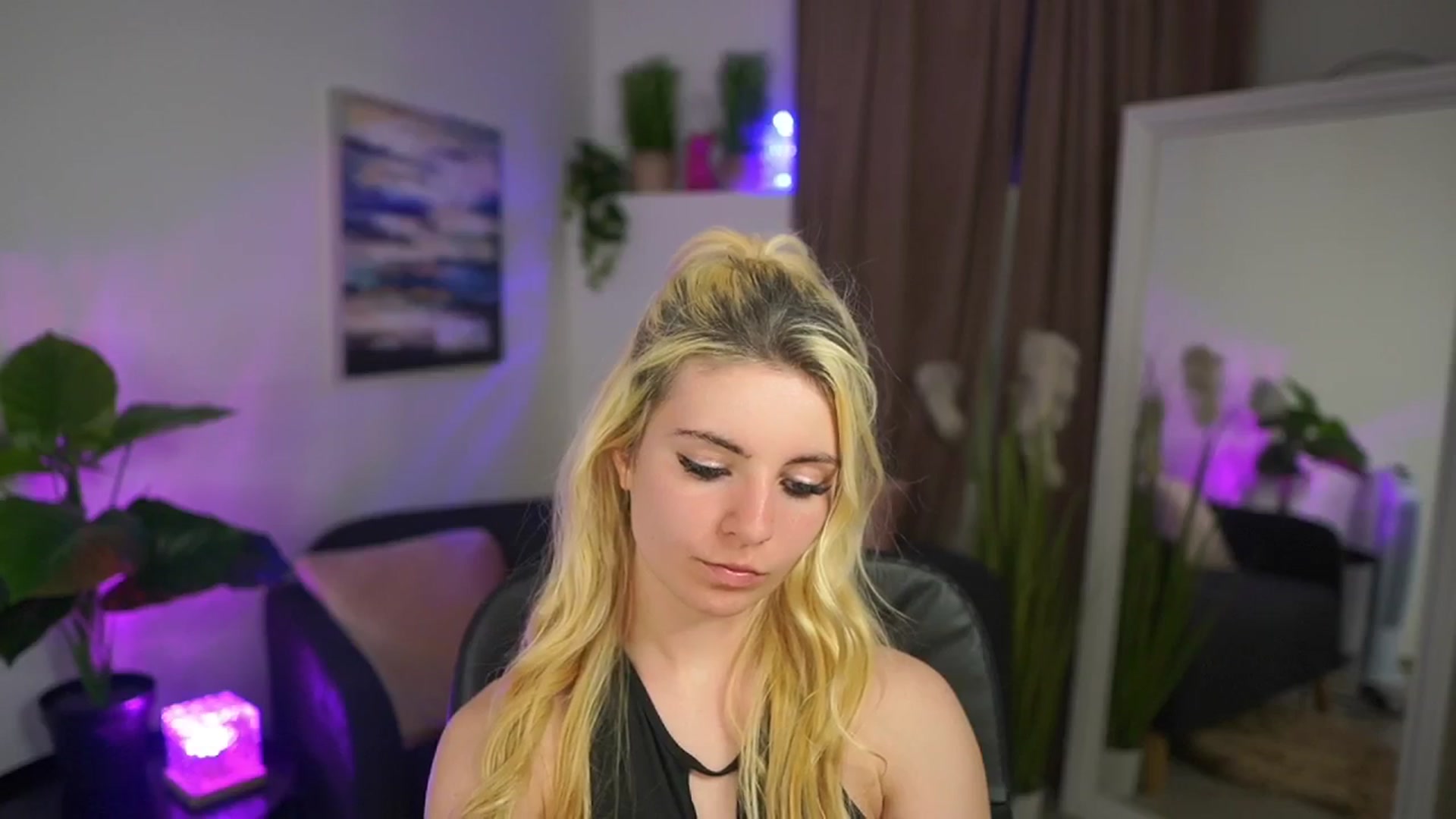 Gallery image thumbnail from Jetpearl74's myfreecams stream on, 04/06/2026, 20:29 image 3 of 20