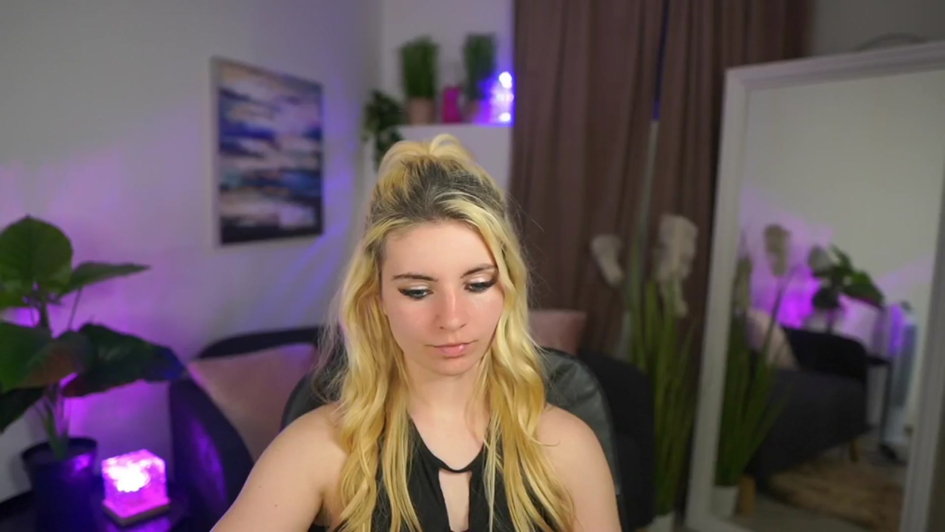 Gallery image thumbnail from Jetpearl74's myfreecams stream on, 04/06/2026, 20:29 image 9 of 20