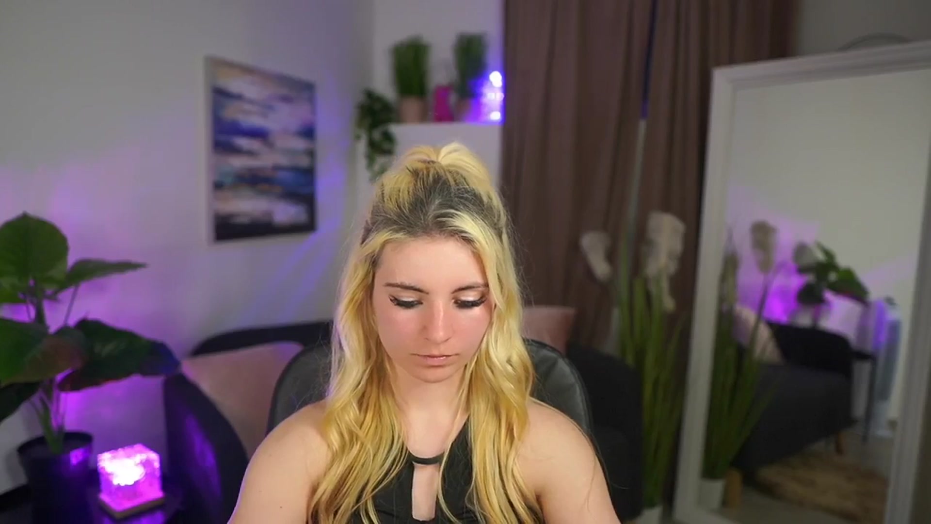 Gallery image thumbnail from Jetpearl74's myfreecams stream on, 04/06/2026, 21:31 image 6 of 20