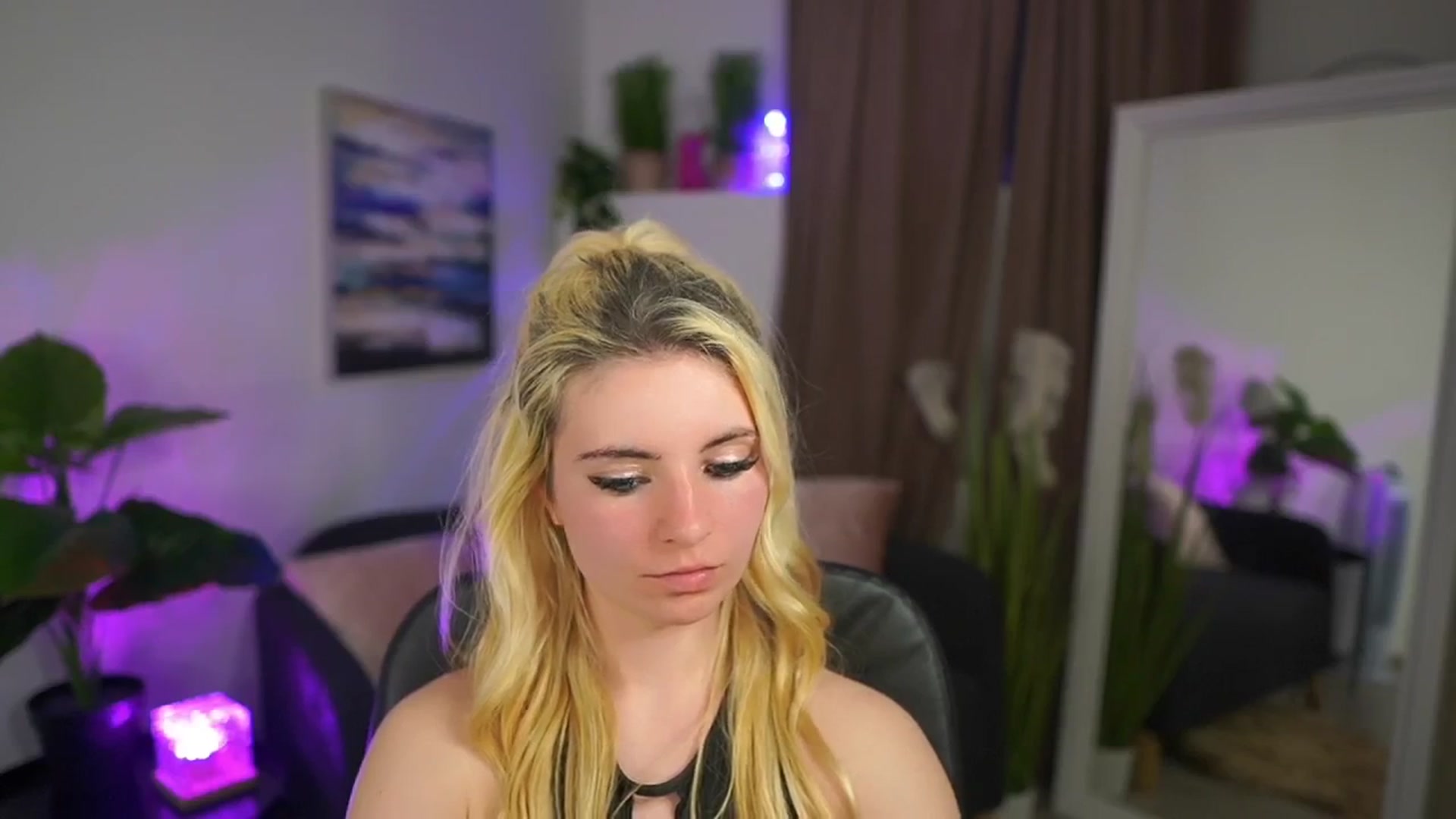 Gallery image thumbnail from Jetpearl74's myfreecams stream on, 04/06/2026, 21:31 image 12 of 20