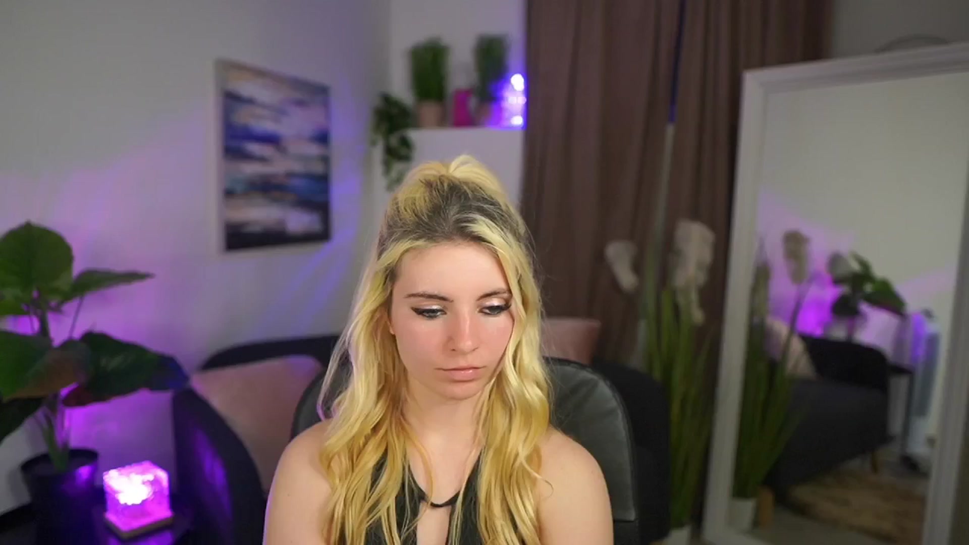 Gallery image thumbnail from Jetpearl74's myfreecams stream on, 04/06/2026, 21:31 image 1 of 20
