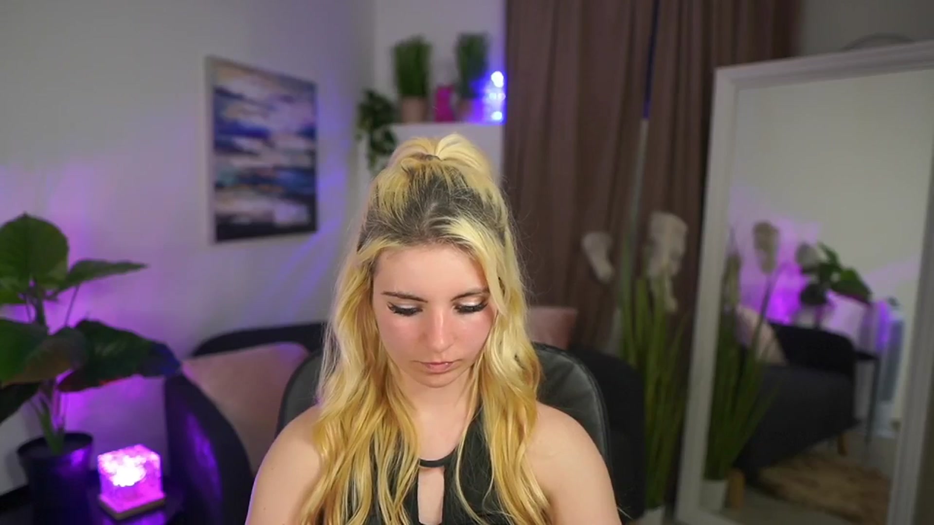 Gallery image thumbnail from Jetpearl74's myfreecams stream on, 04/06/2026, 21:31 image 8 of 20