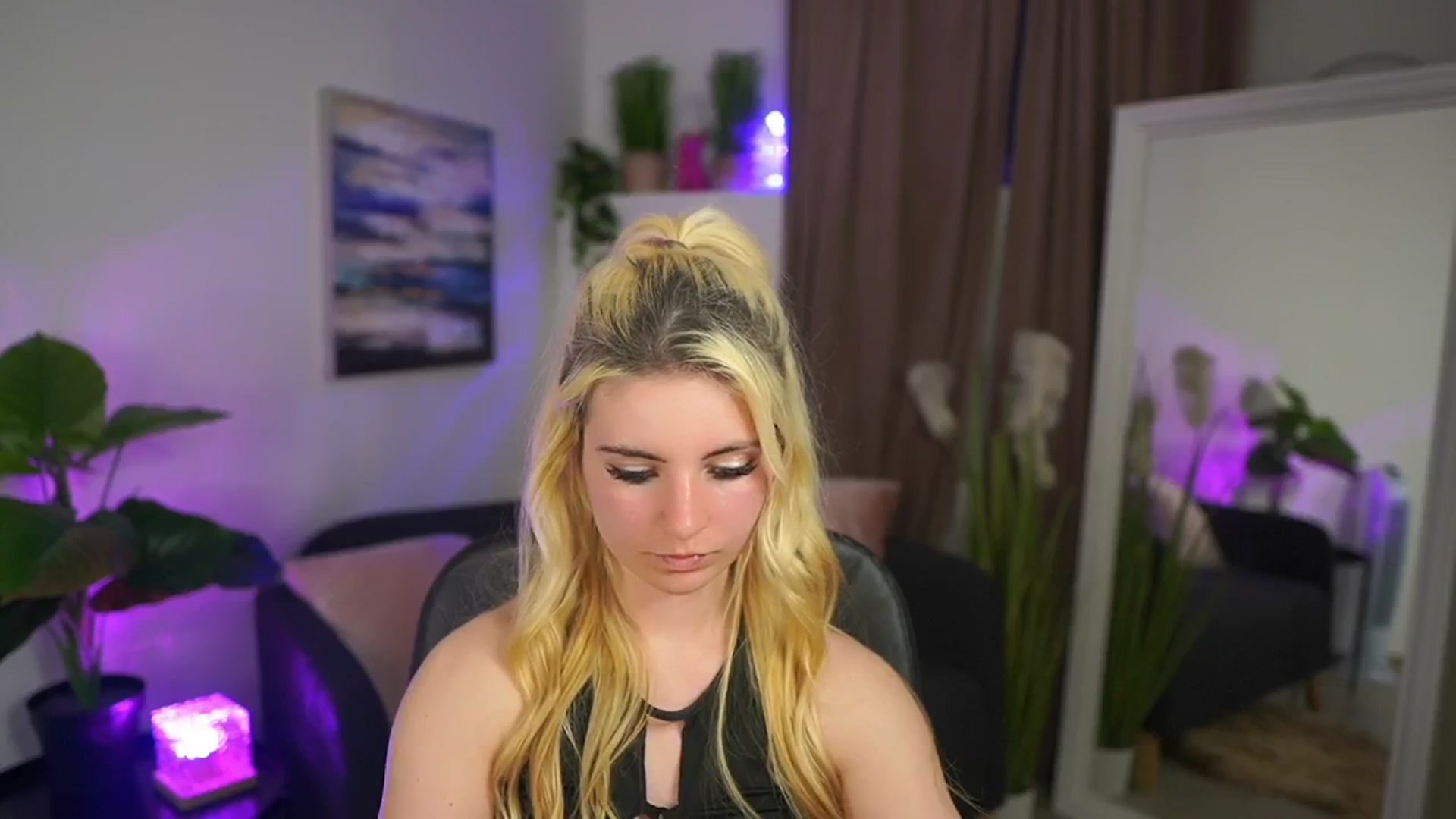 Gallery image thumbnail from Jetpearl74's myfreecams stream on, 04/06/2026, 21:31 image 7 of 20