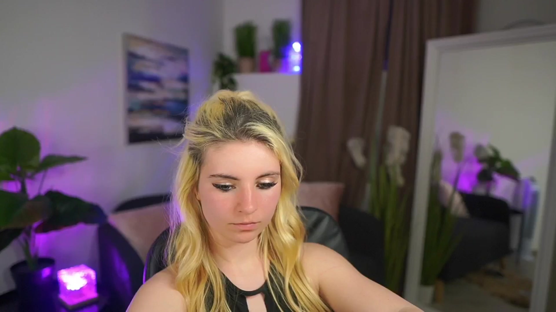 Gallery image thumbnail from Jetpearl74's myfreecams stream on, 04/06/2026, 23:05 image 18 of 20