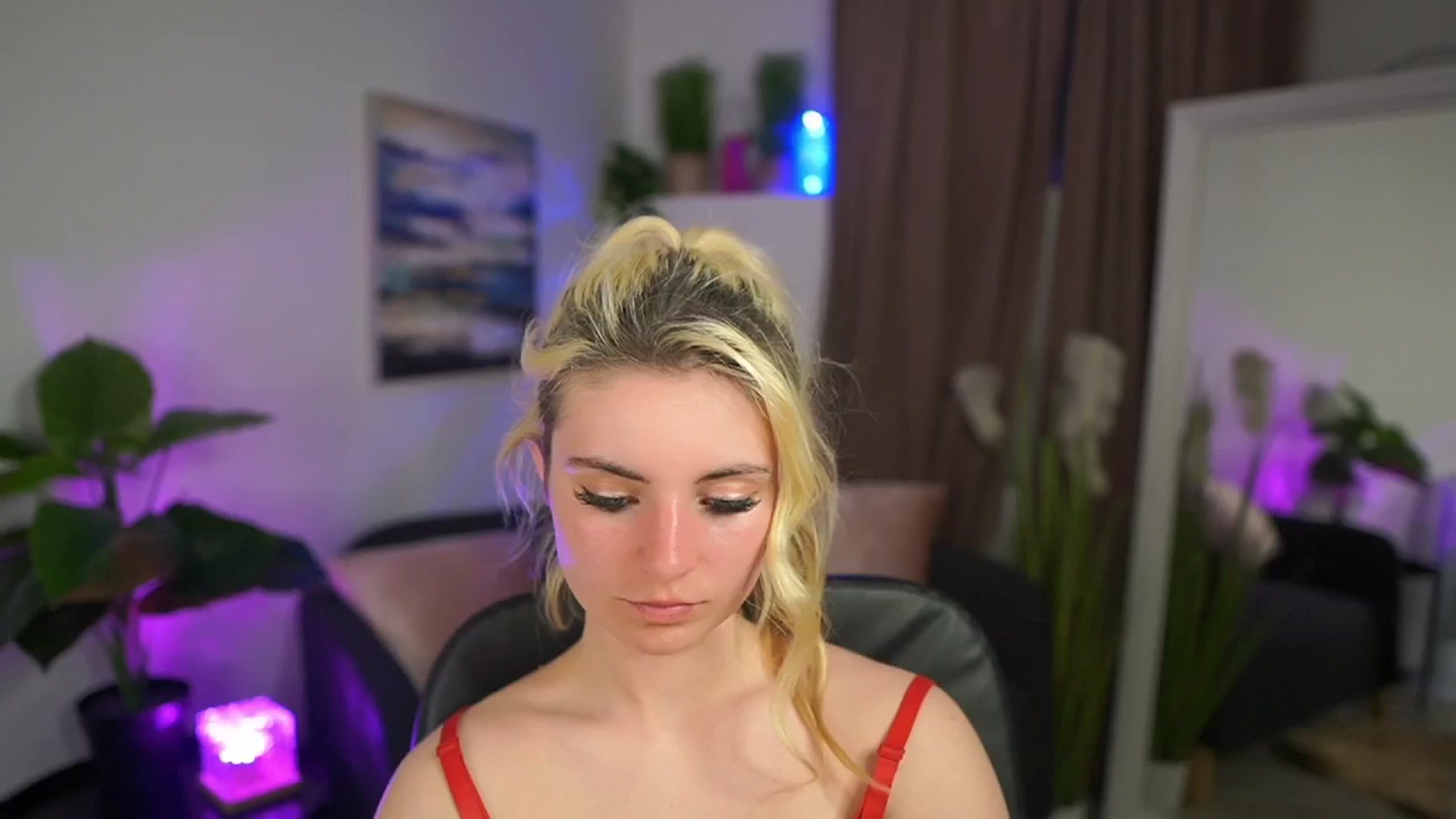 Gallery image thumbnail from Jetpearl74's myfreecams stream on, 04/08/2026, 22:05 image 16 of 20