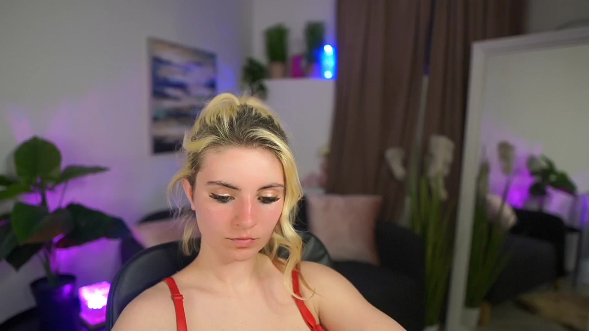 Gallery image thumbnail from Jetpearl74's myfreecams stream on, 04/08/2026, 22:05 image 17 of 20