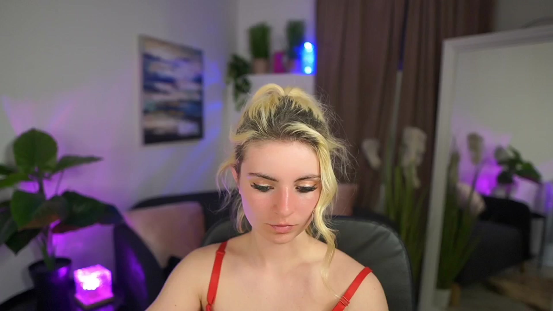 Gallery image thumbnail from Jetpearl74's myfreecams stream on, 04/08/2026, 22:05 image 18 of 20