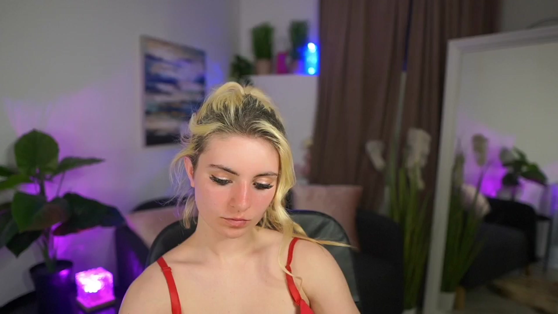 Gallery image thumbnail from Jetpearl74's myfreecams stream on, 04/08/2026, 22:05 image 15 of 20