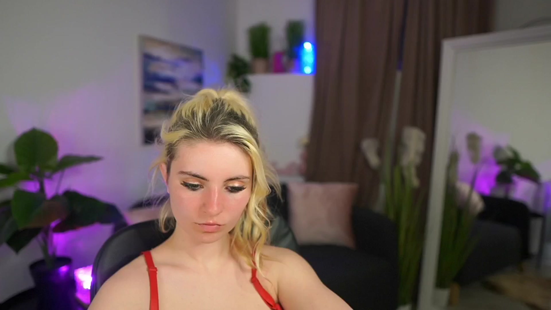 Gallery image thumbnail from Jetpearl74's myfreecams stream on, 04/08/2026, 22:05 image 8 of 20